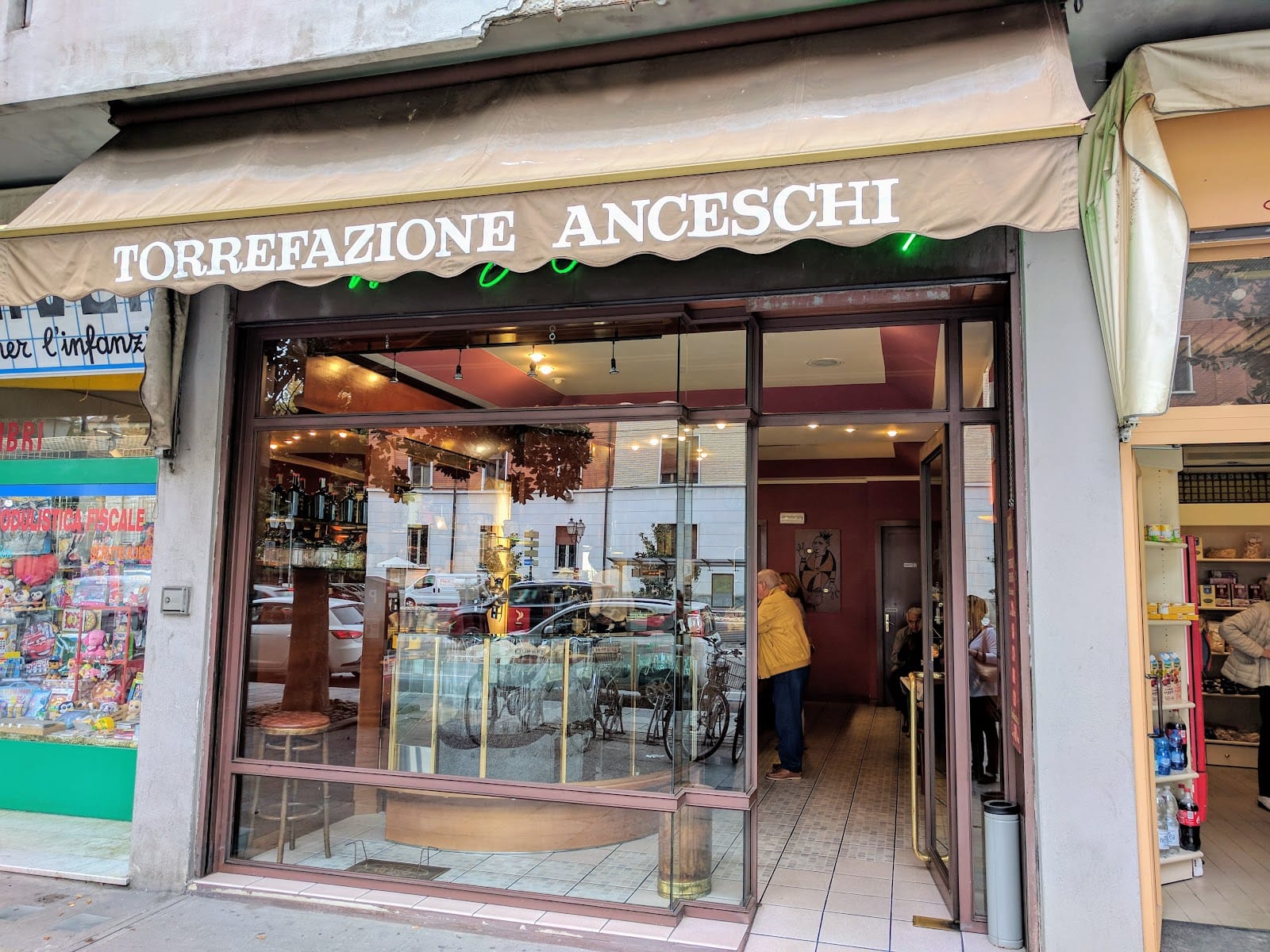 Bar Torrefazione Anceschi (anche con la vendita diretta di chicchi di caffè a peso)