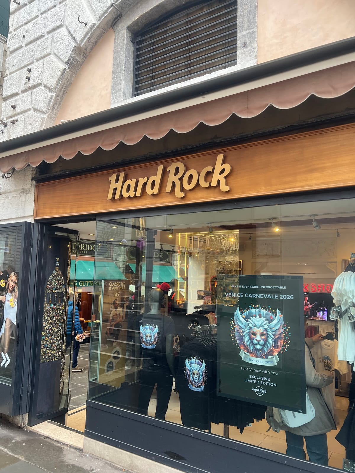 Hard Rock Cafe Rock Shop