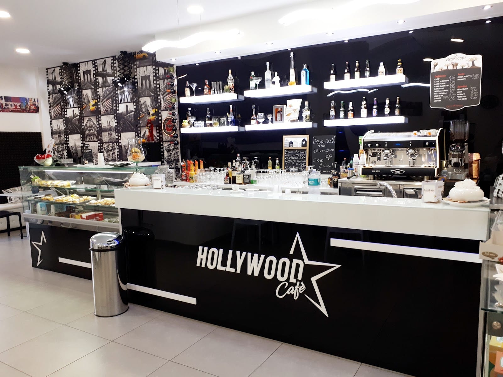 Hollywood Cafè Lounge Bar