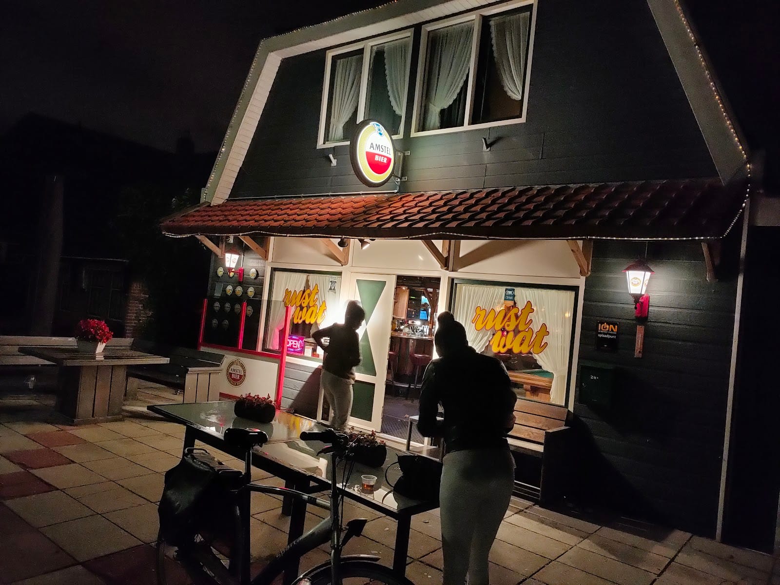 Cafe Rust Wat
