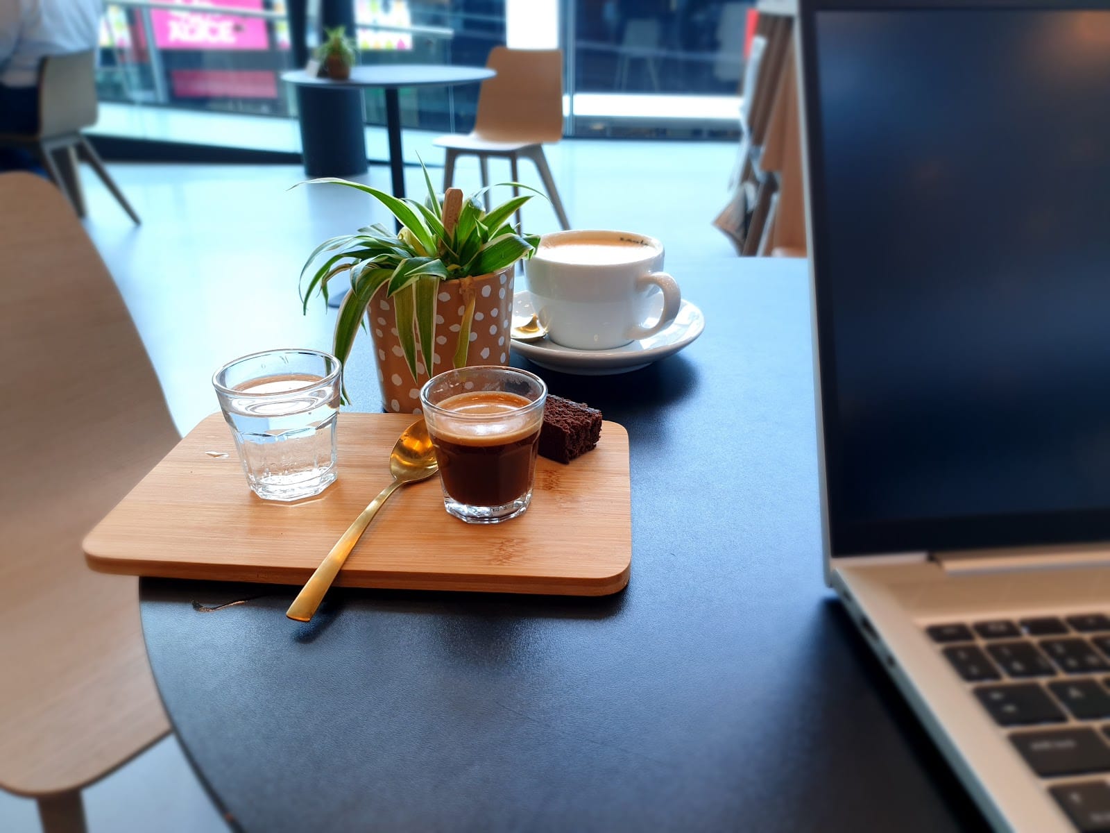 De nieuwe bibliotheek Coffee shop