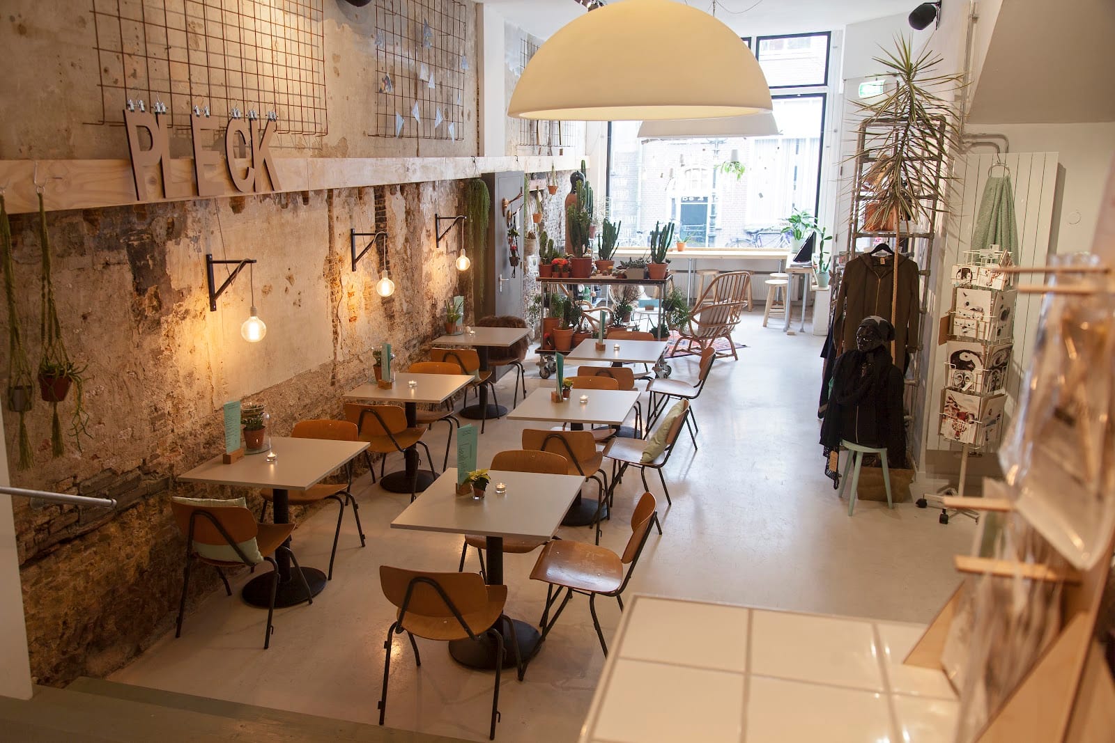PLECK Conceptstore Delft - Shop, Coffee, Create