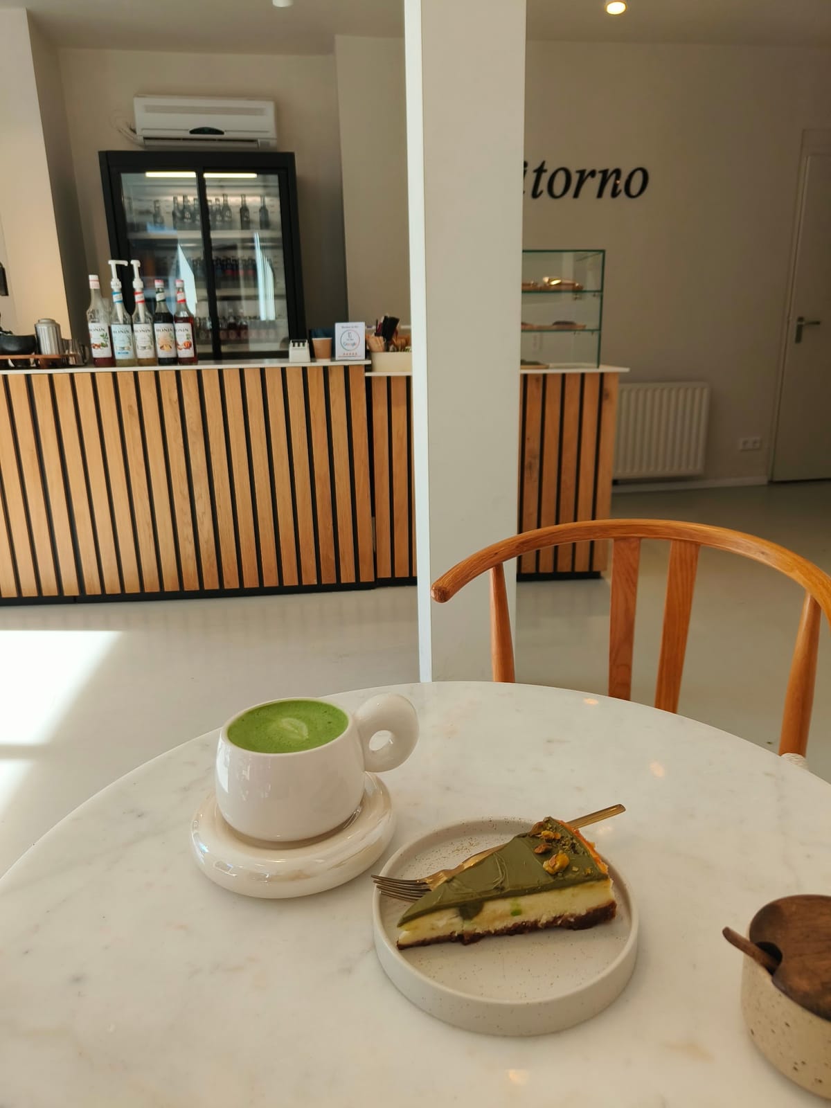 Ritorno • Specialty coffee & pastries To Go