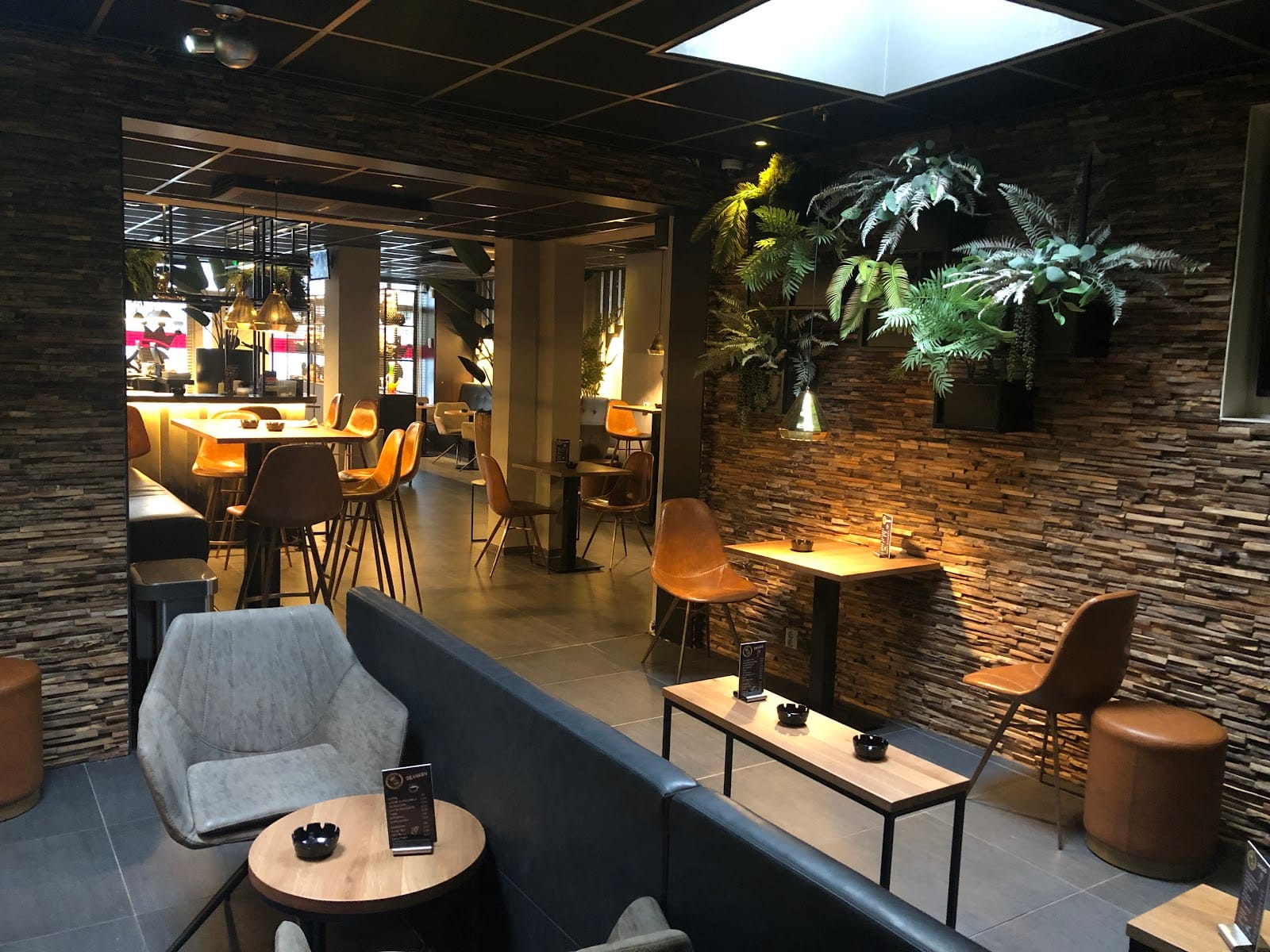 Coffeeshop Happy Days