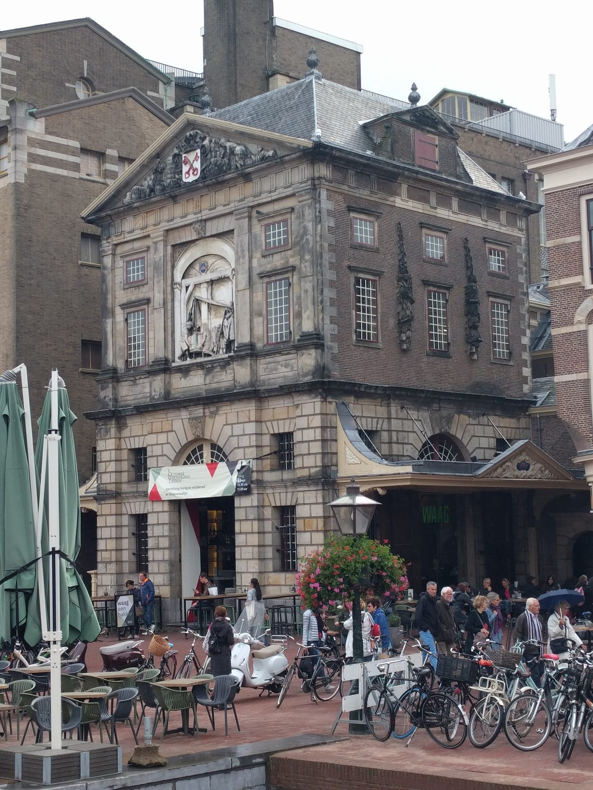 Douwe Egberts Café Leiden Aalmarkt 19 "specialty coffee" photo 4