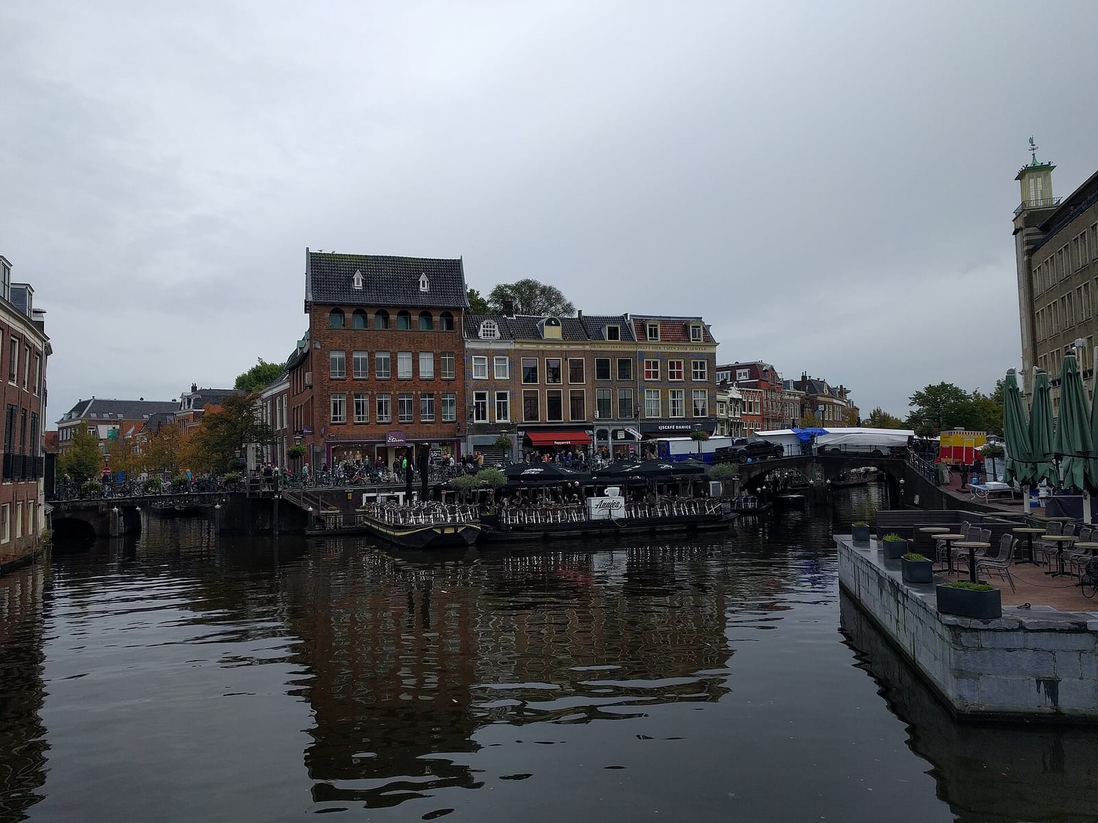 Douwe Egberts Café Leiden Aalmarkt 19 "specialty coffee" photo 6
