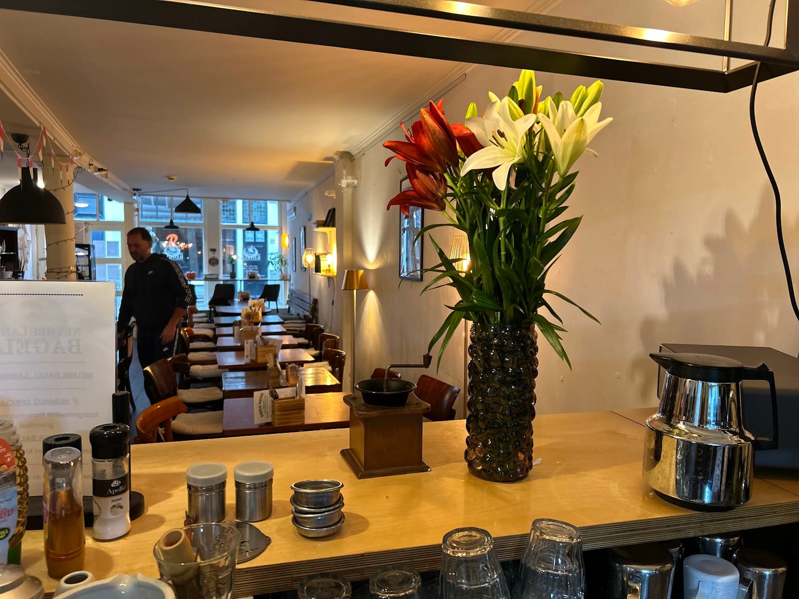 Netherlands Bagels Cafe