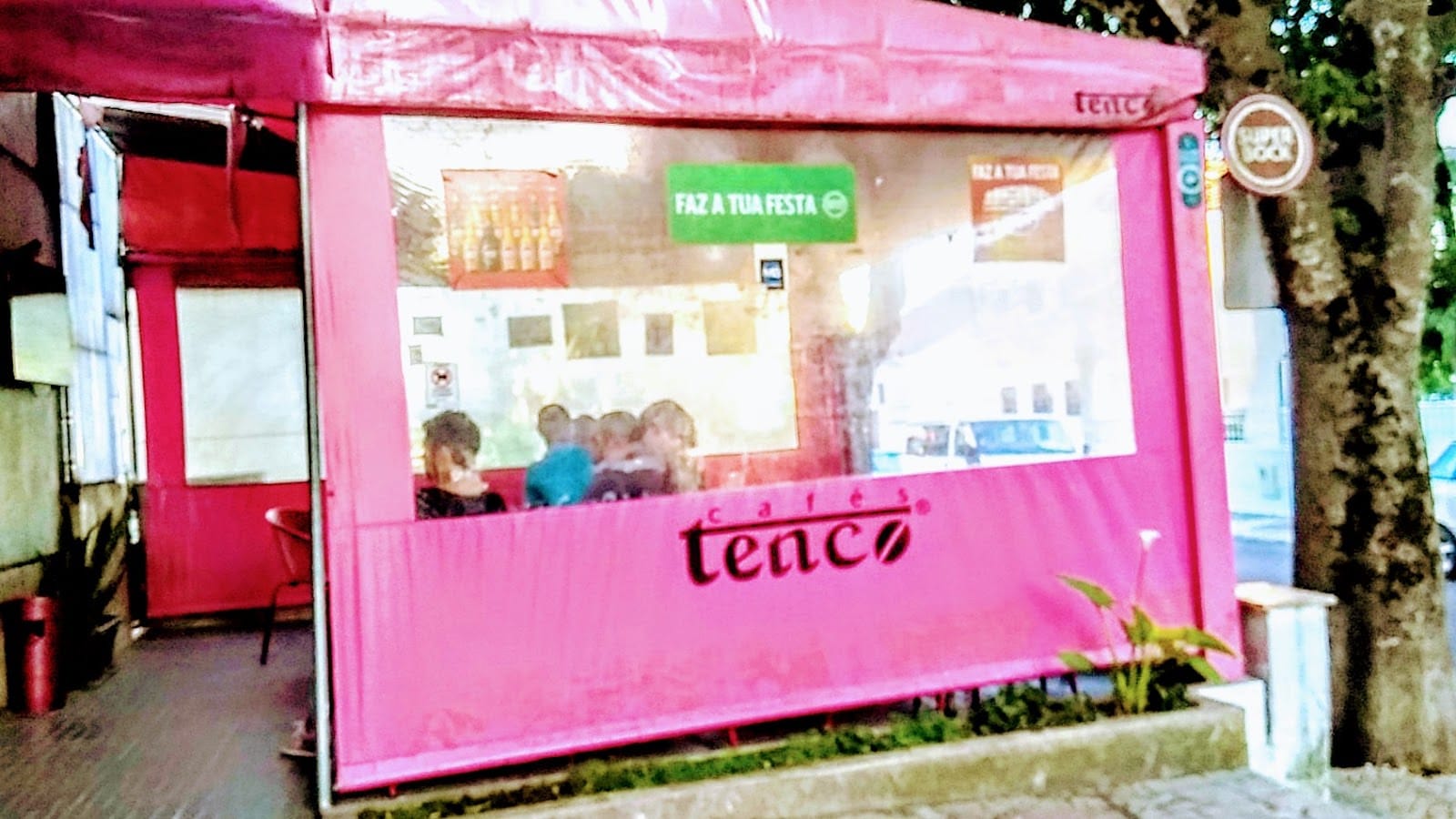 Cafe 2m