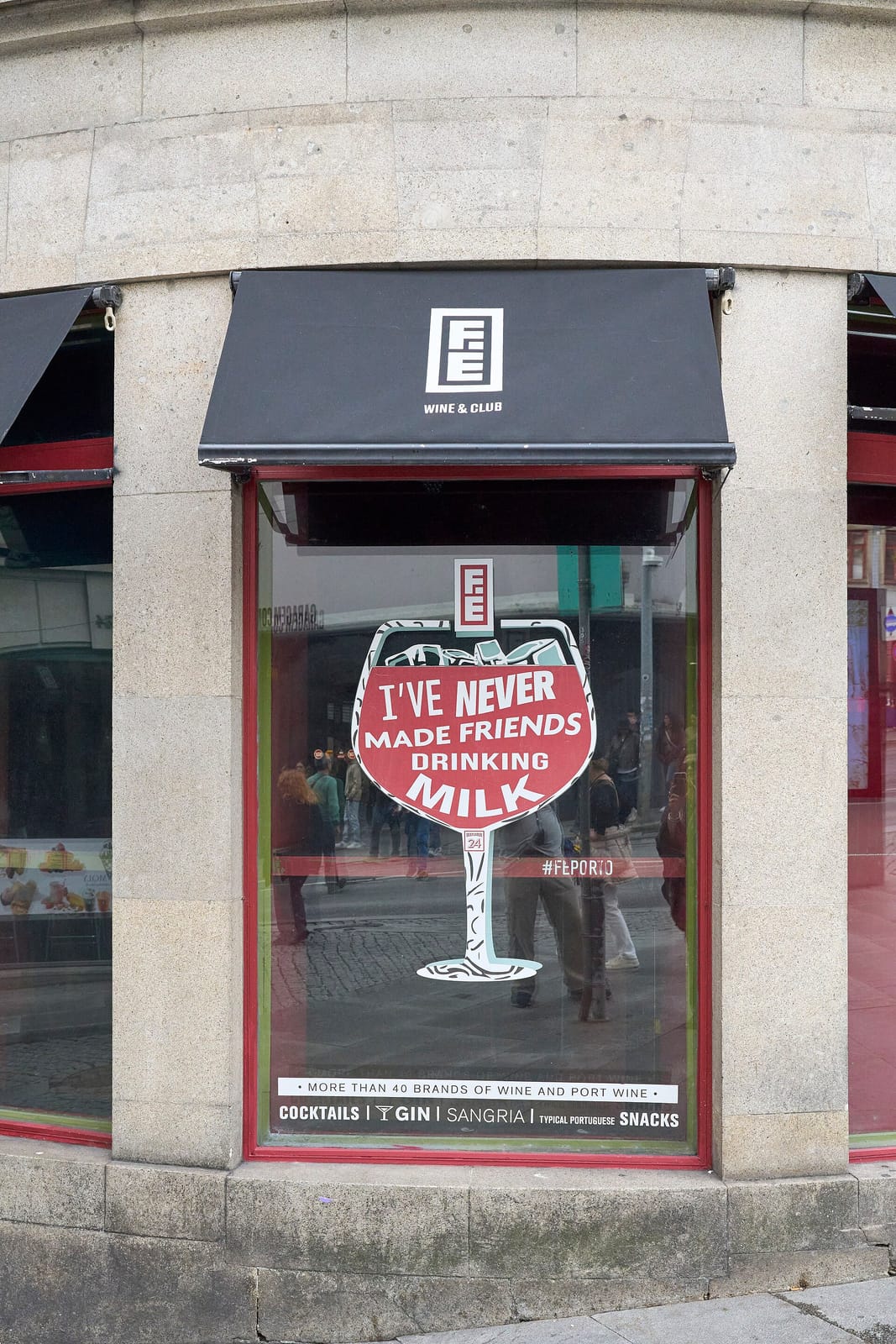 Holy Moly - Ice Cream & Coffee Shop photo 2