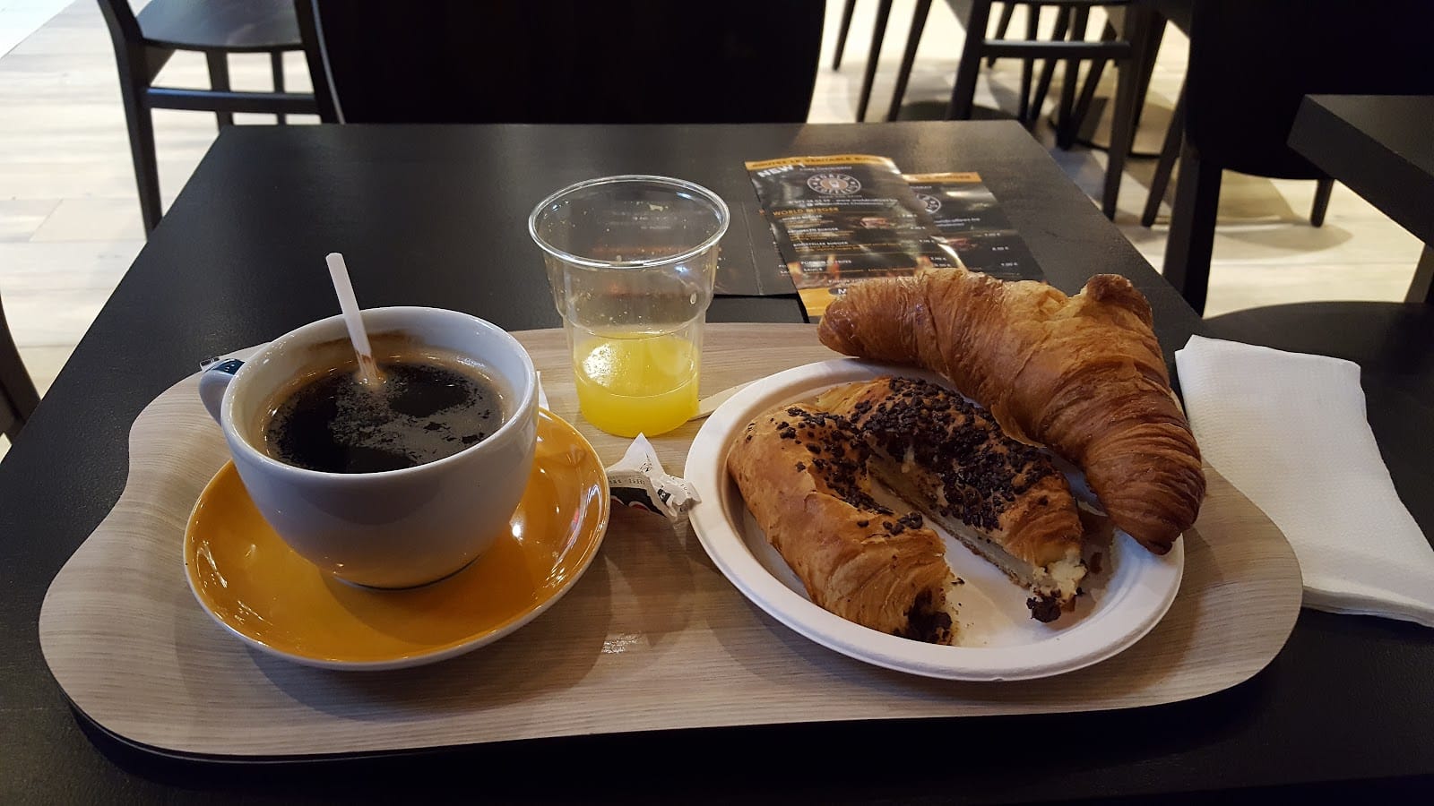 World Coffee's Shopping Cora Châtelineau