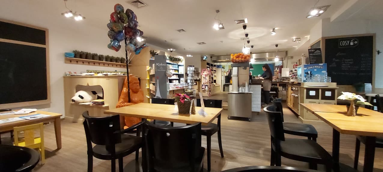 Cosy Cafe