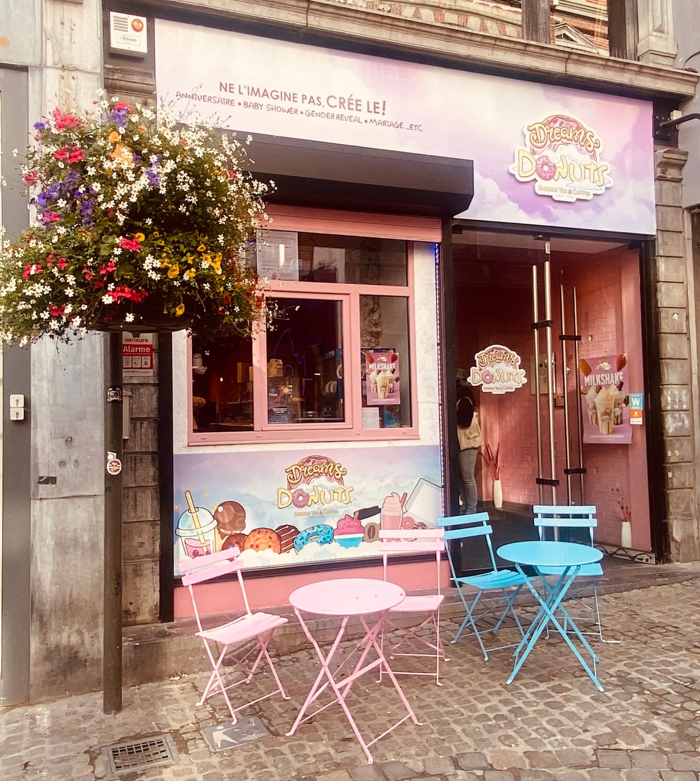 Dreams Donuts Mons