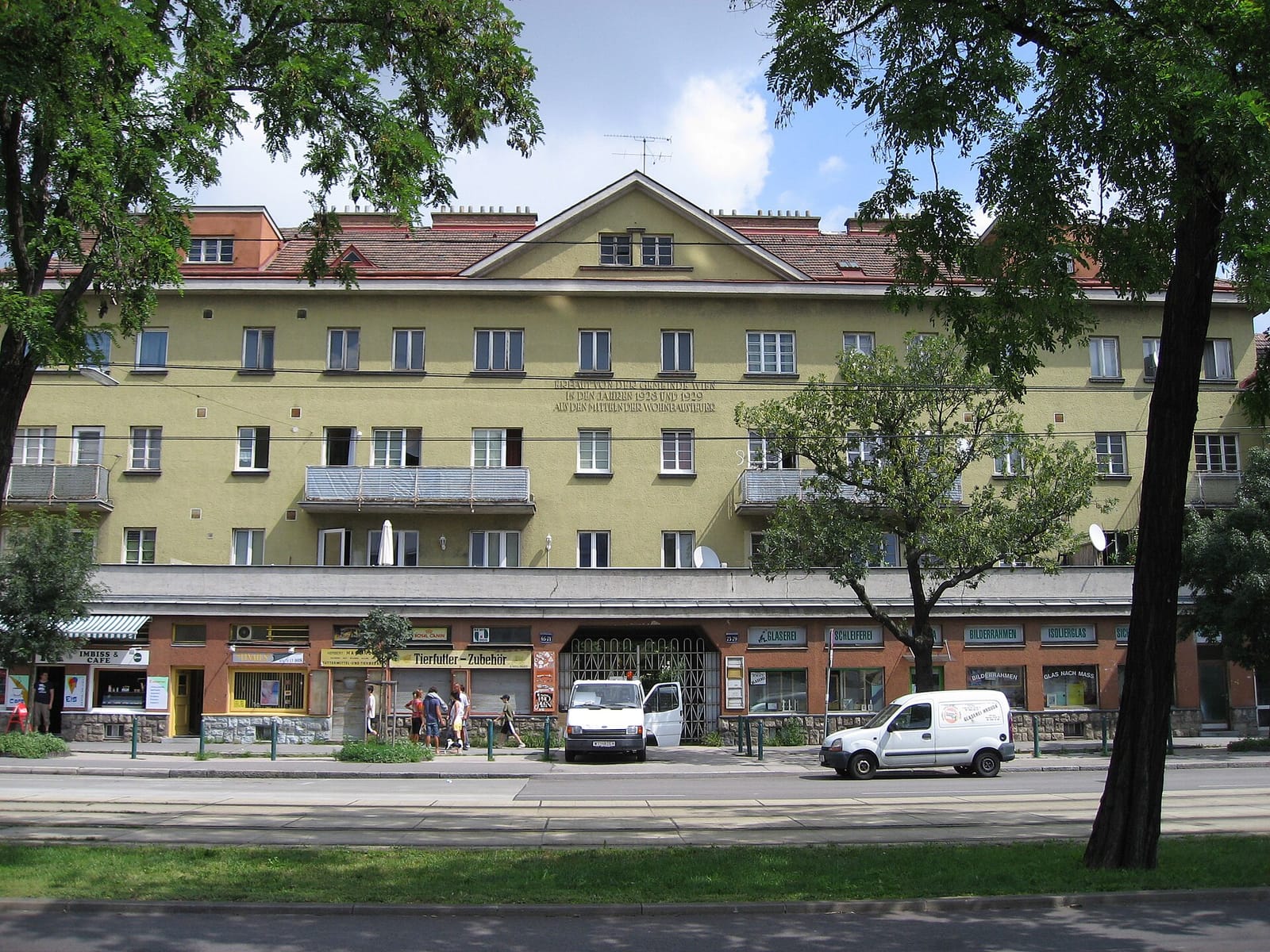 Emils Grätzel Cafe "mit Gastgarten, Turnier Darts" photo 2