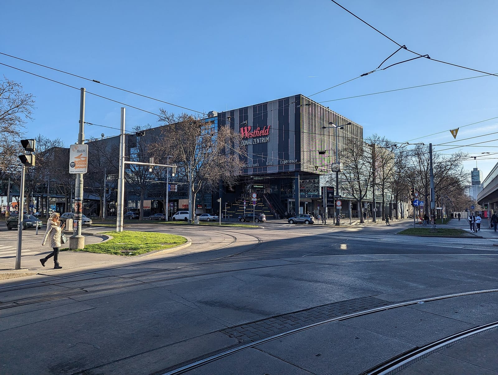 Tauber Café Donauzentrum BT7 photo 3