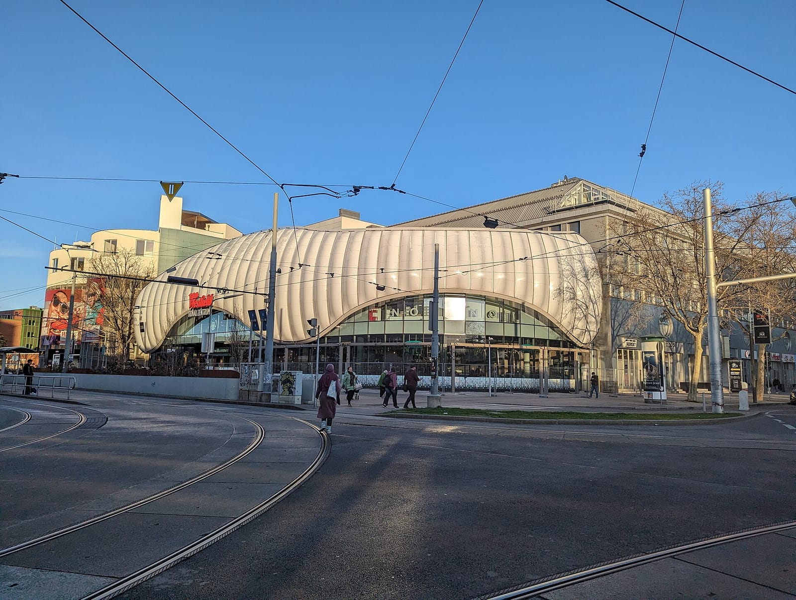 Tauber Café Donauzentrum BT7 photo 2