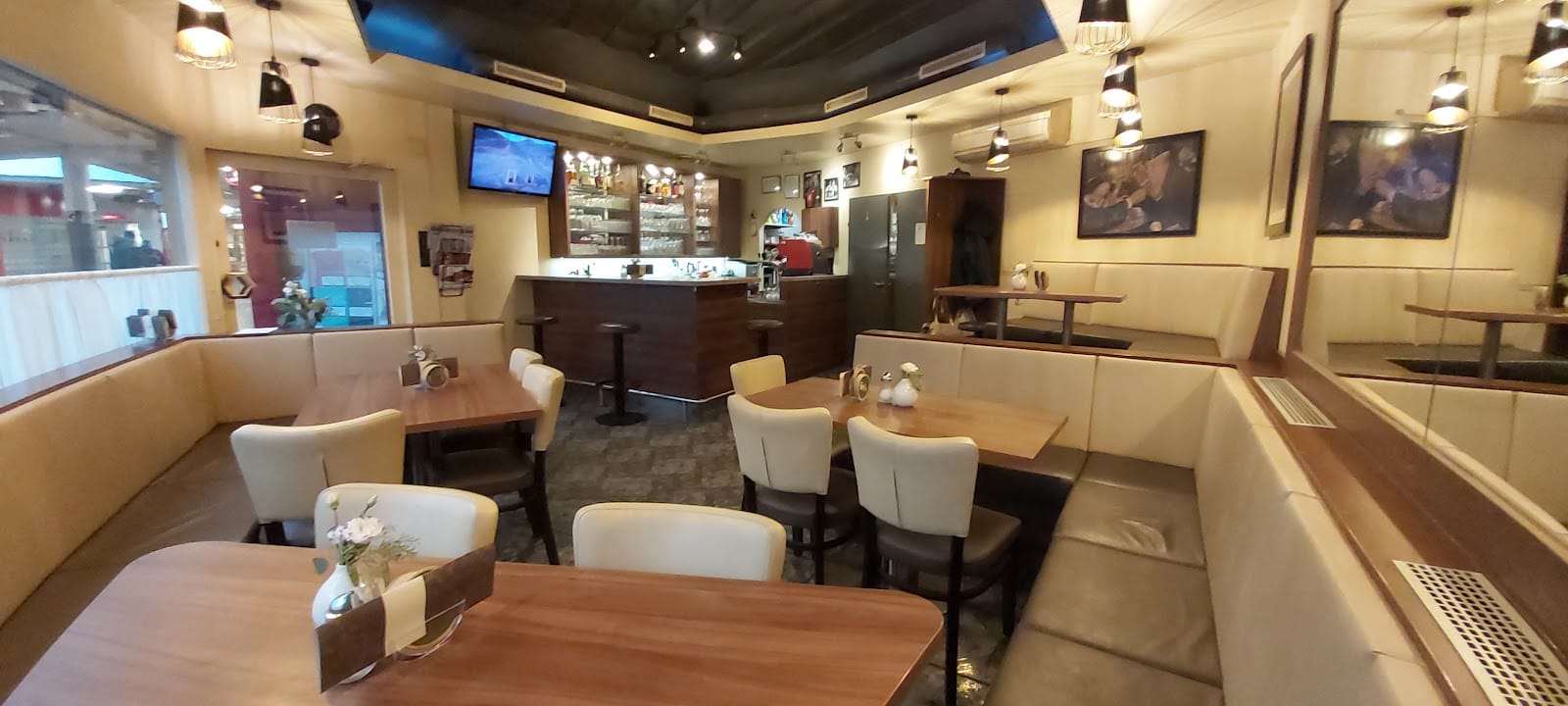 Cafe Pascha