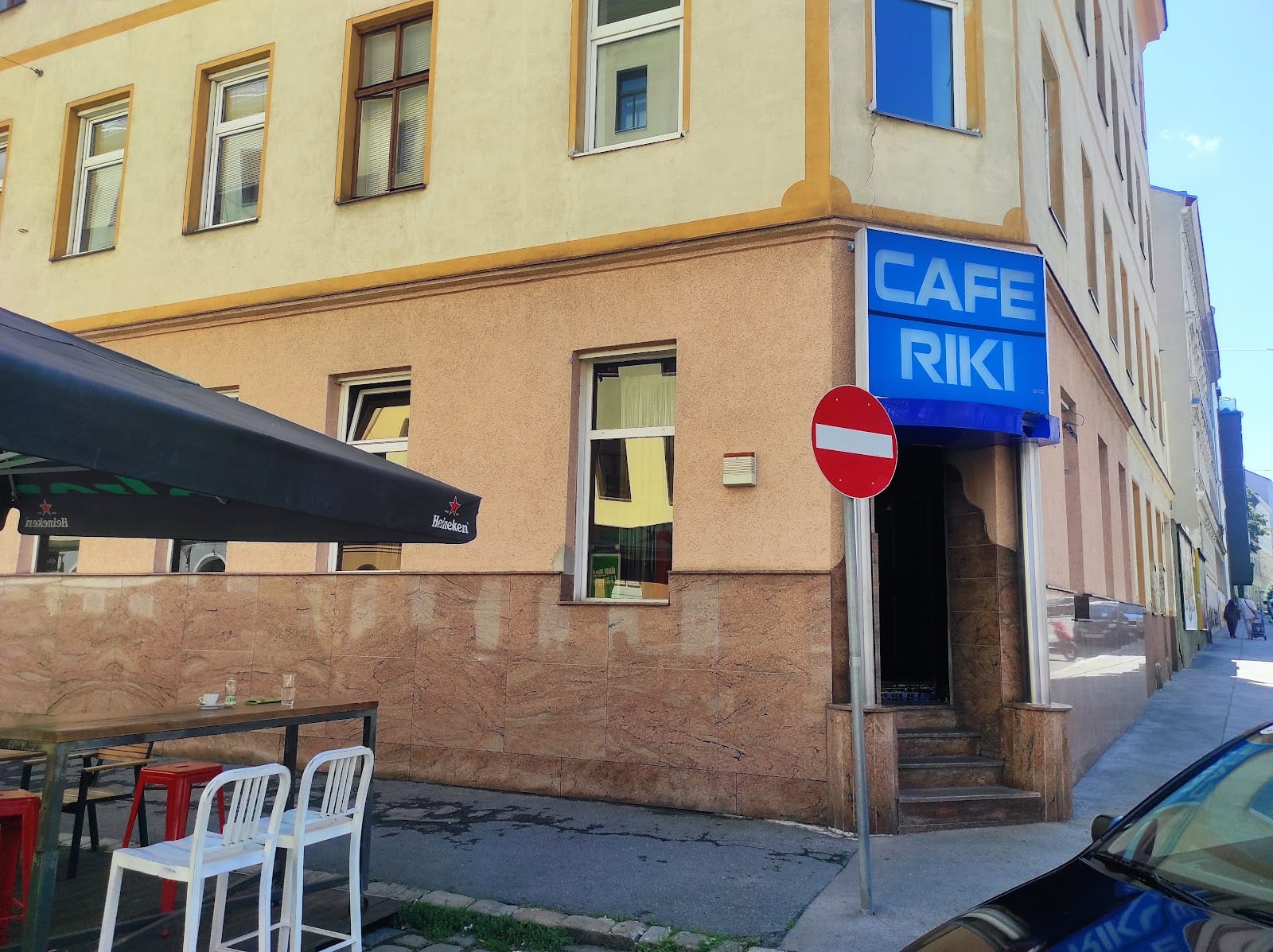 Cafe Riki