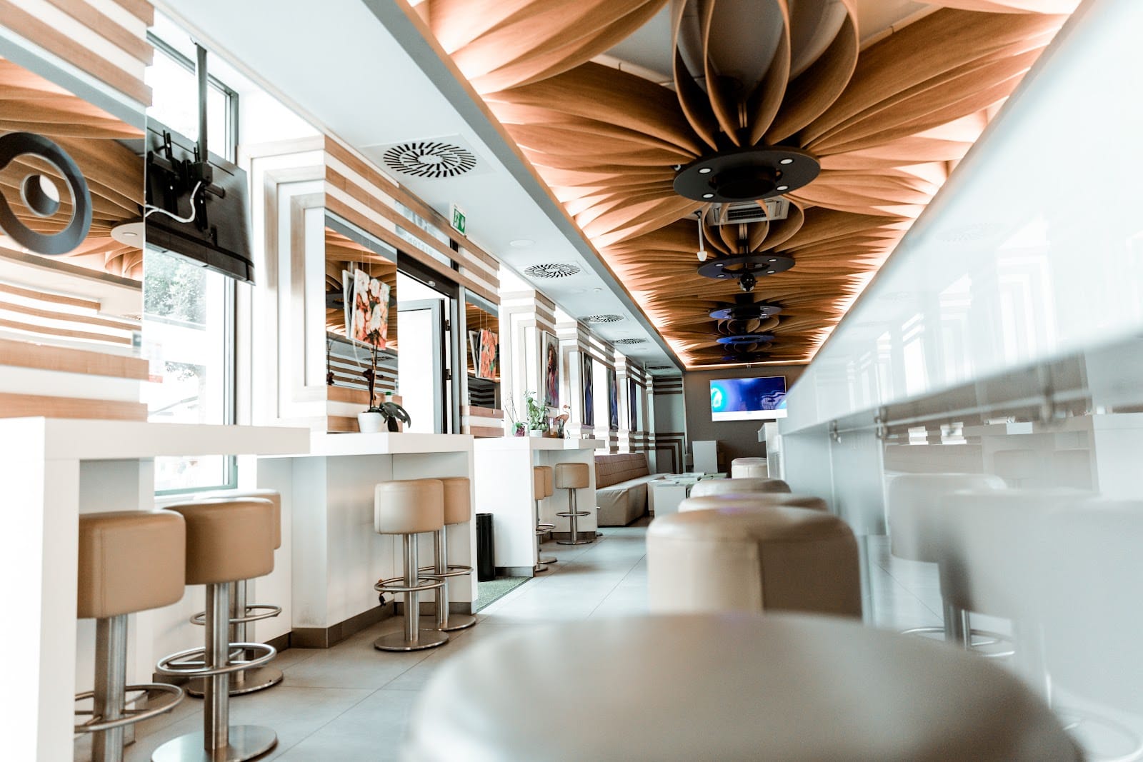 Cafe Vision & Lounge