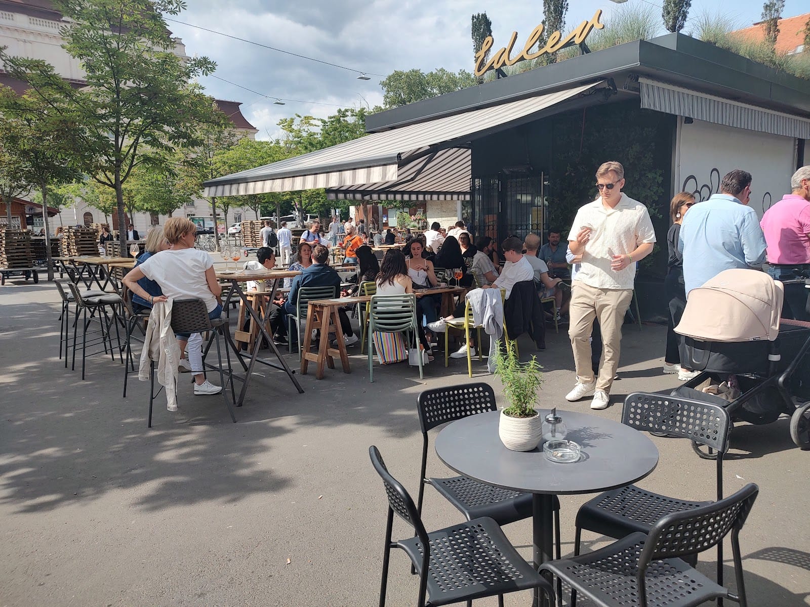 Café Mercato KG