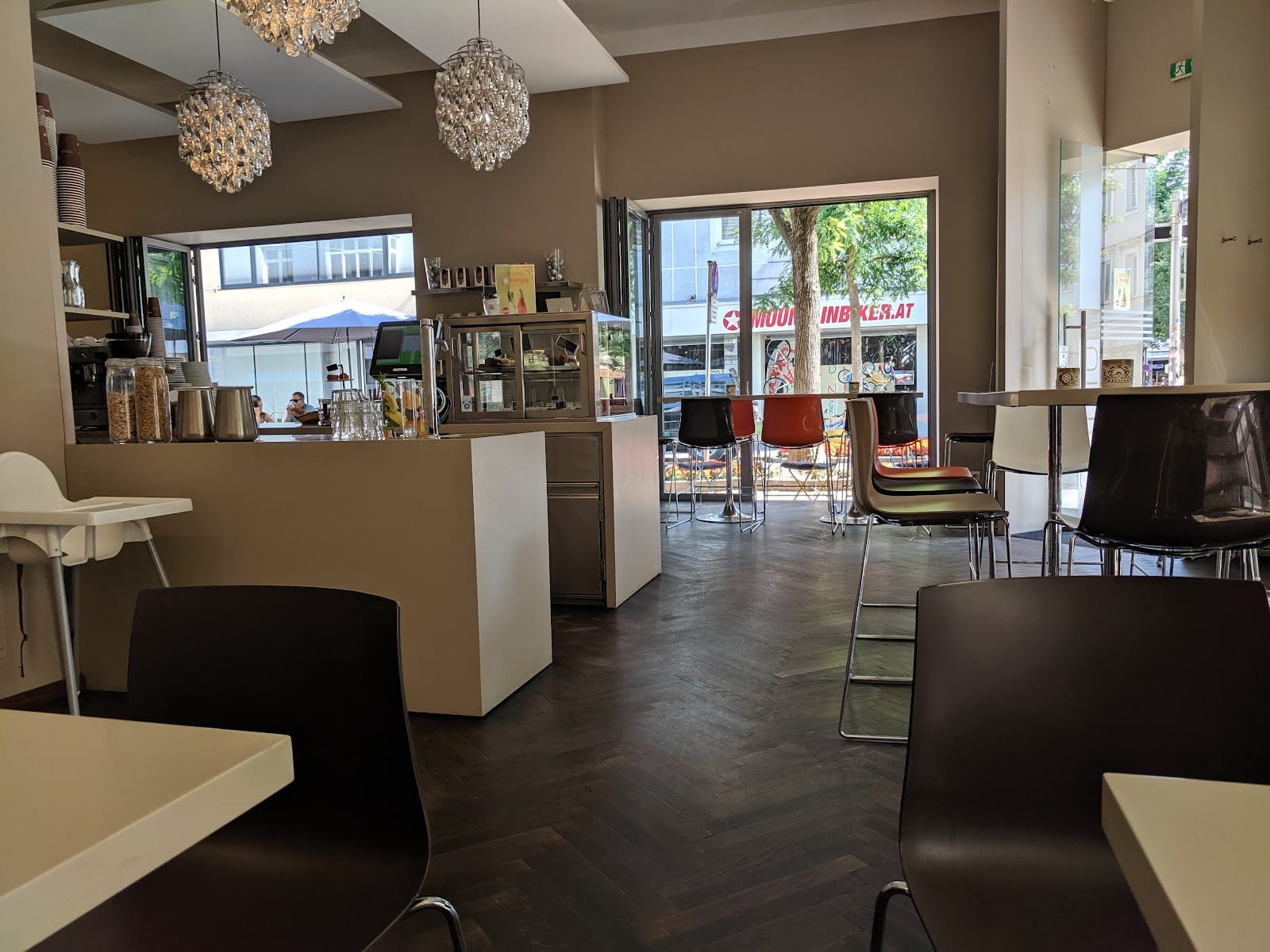 Cafe como coffee & more