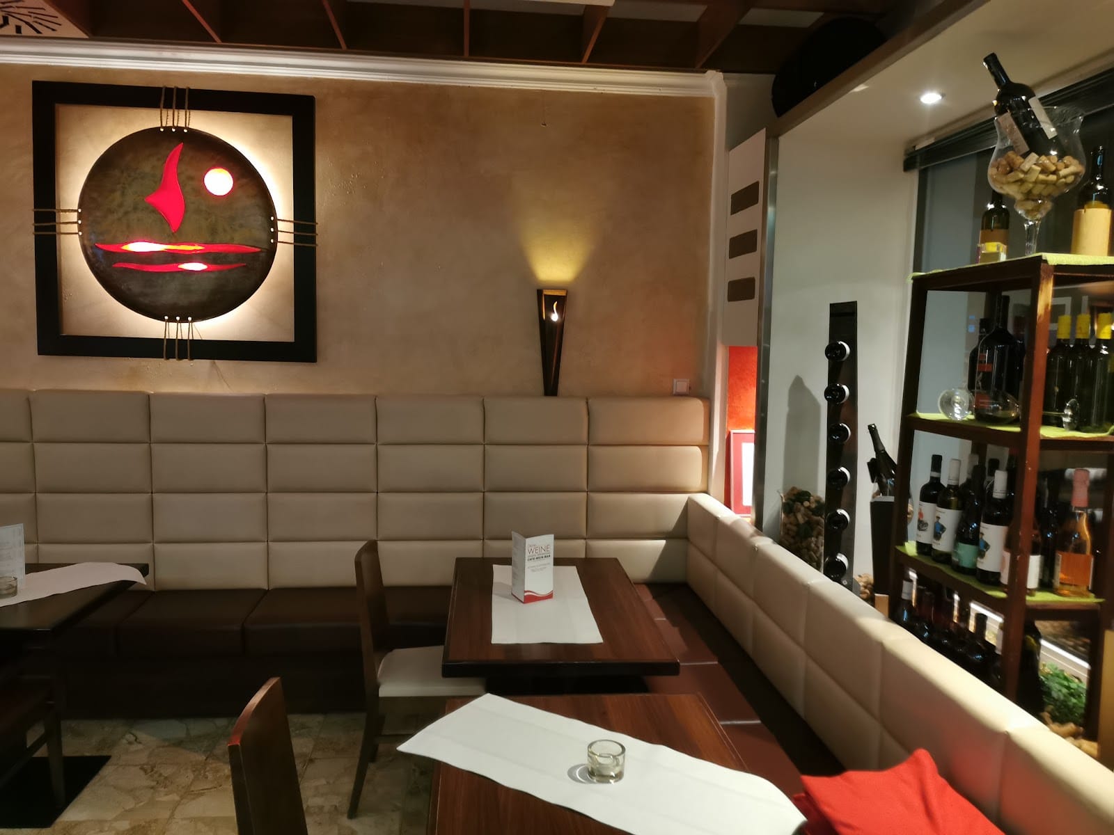 DeineWeine Cafe & Wein Bar
