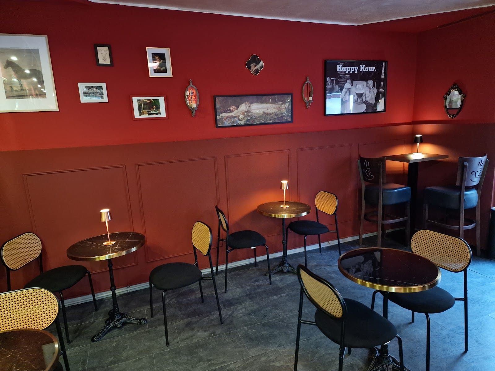 Café Crimson