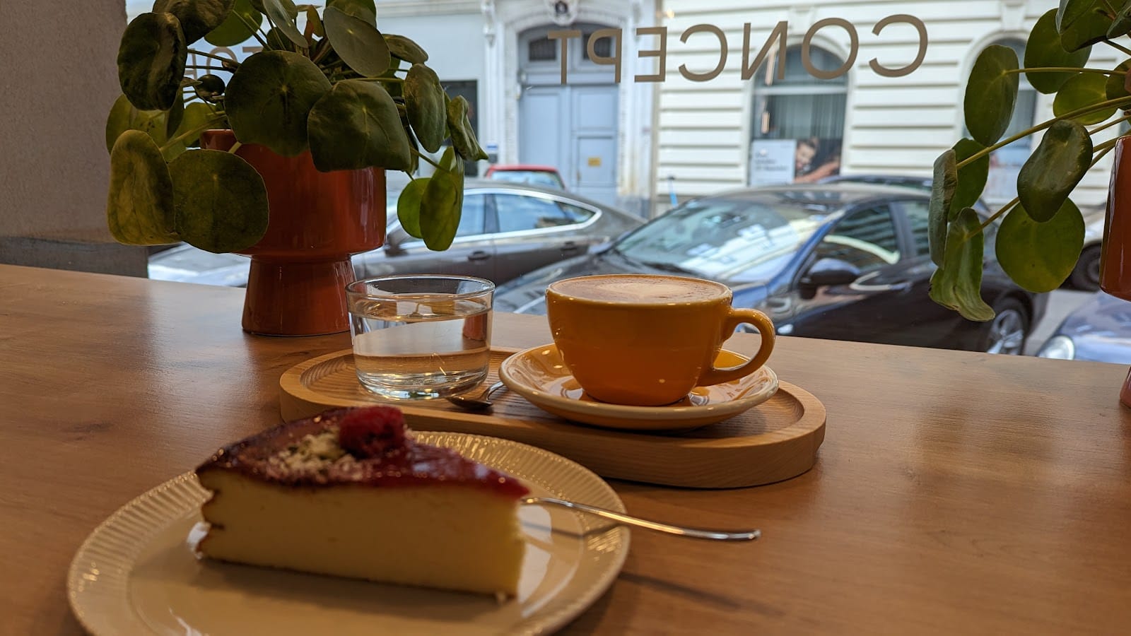Café LIEBEN WIR Coffee Concept Store