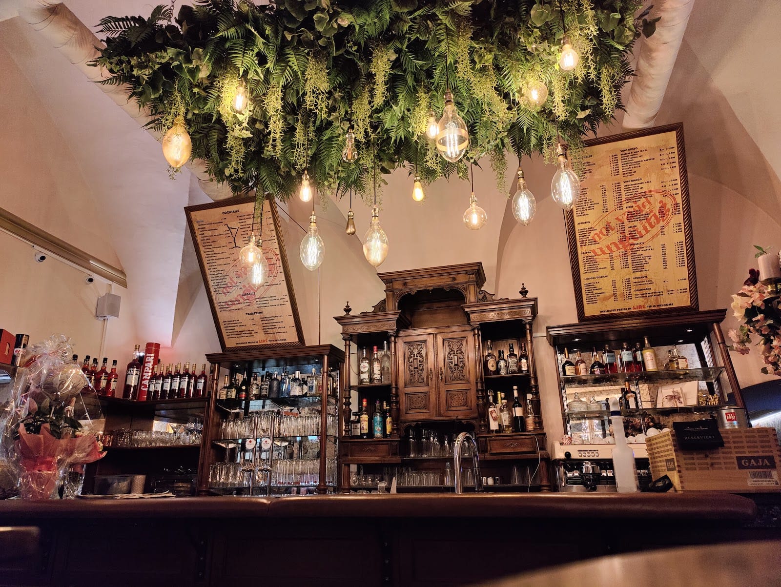 Bellini's Cafe & Bar