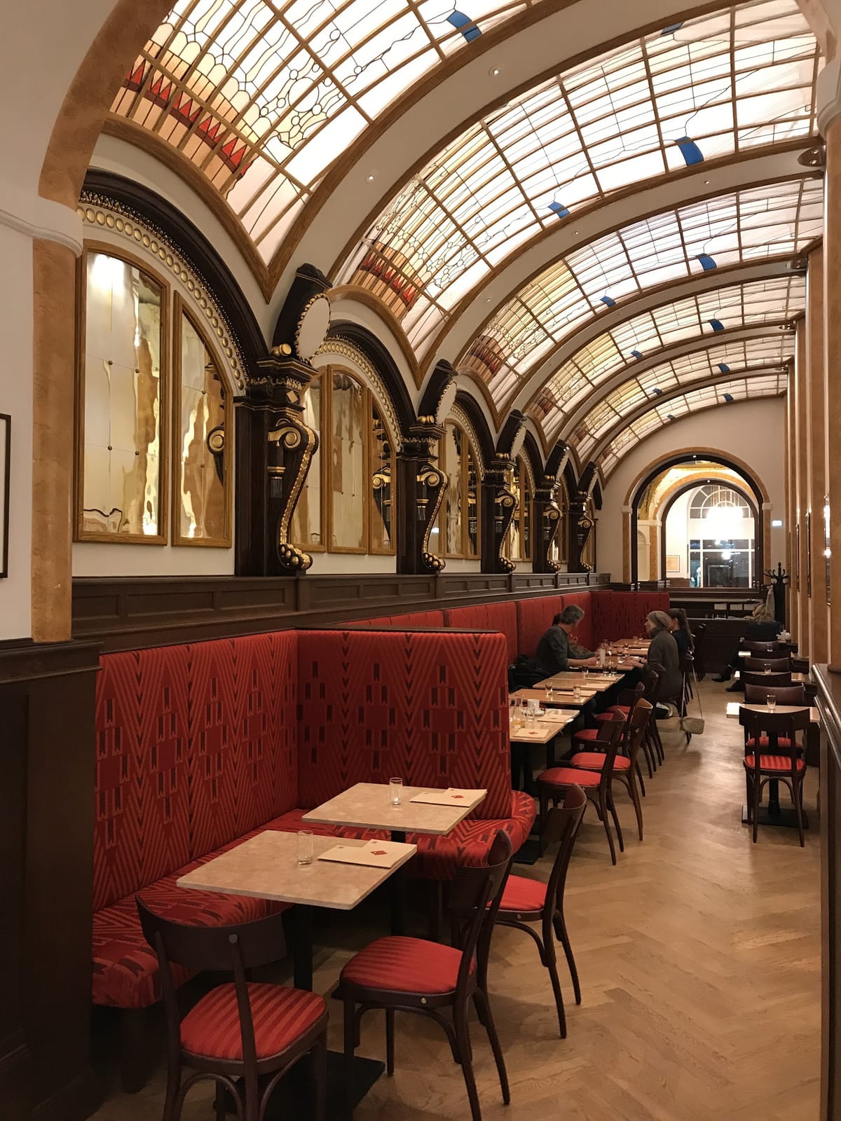 Café Konditorei Sluka - K.u.K. Kaffeehaus in Wien