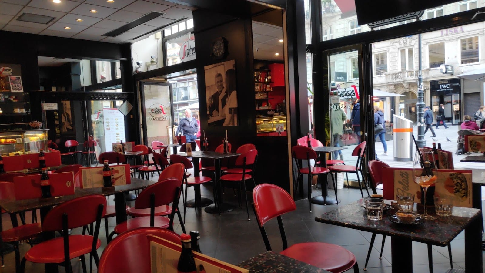 Segafredo am Graben