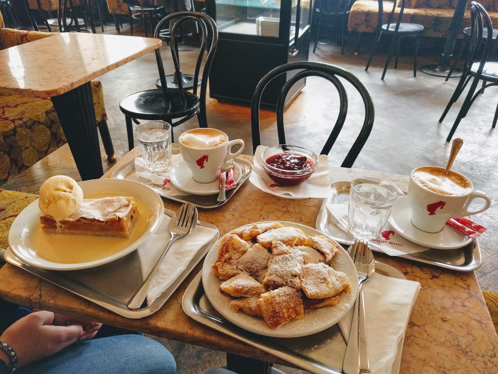 Cafe Tirolerhof - air conditioned