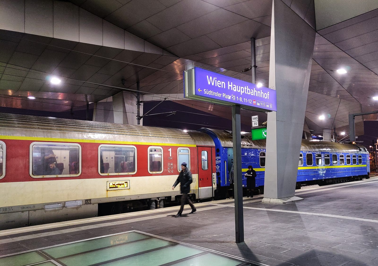Ströck - Hauptbahnhof photo 5