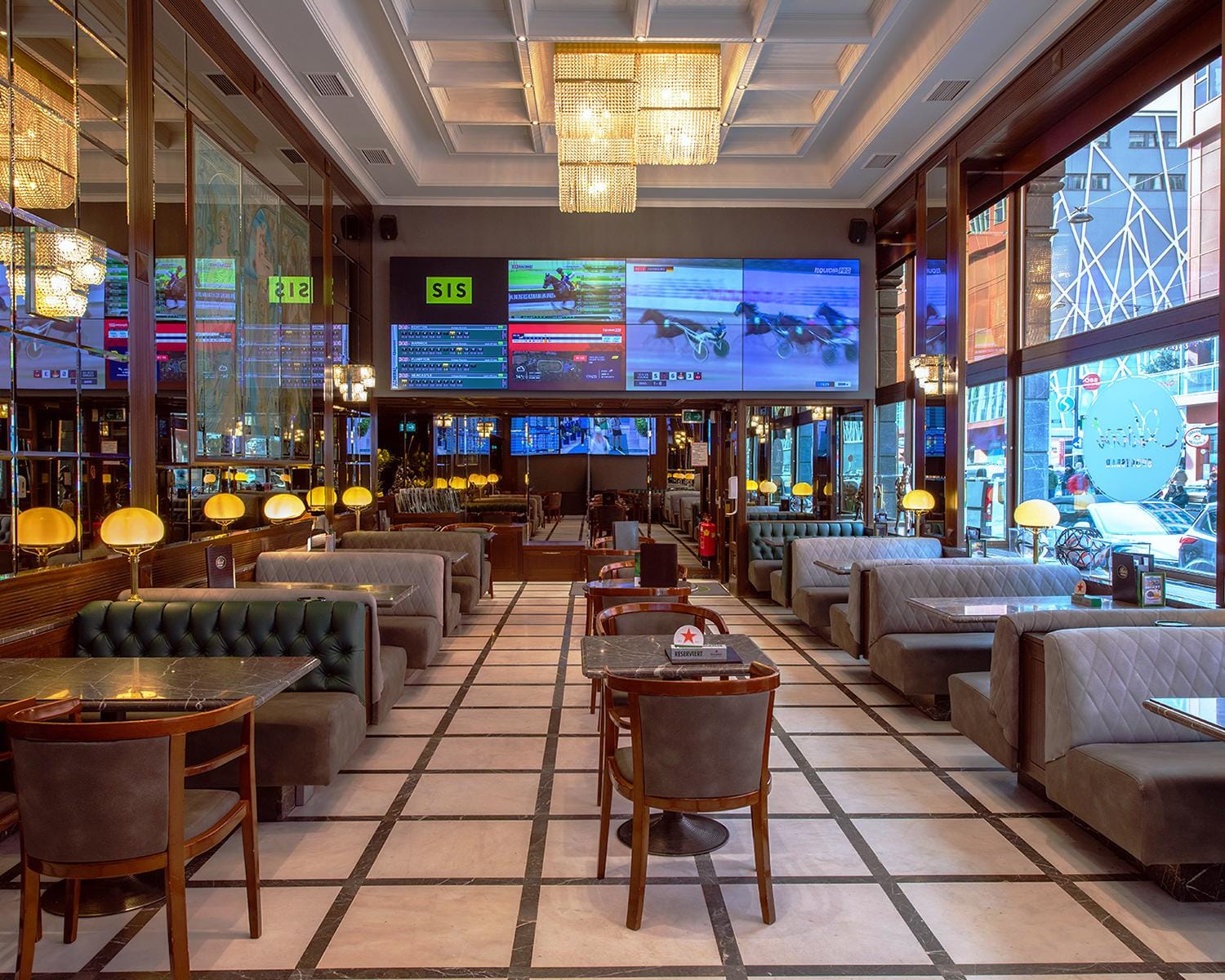 Ascot - ADMIRAL Sportsbar