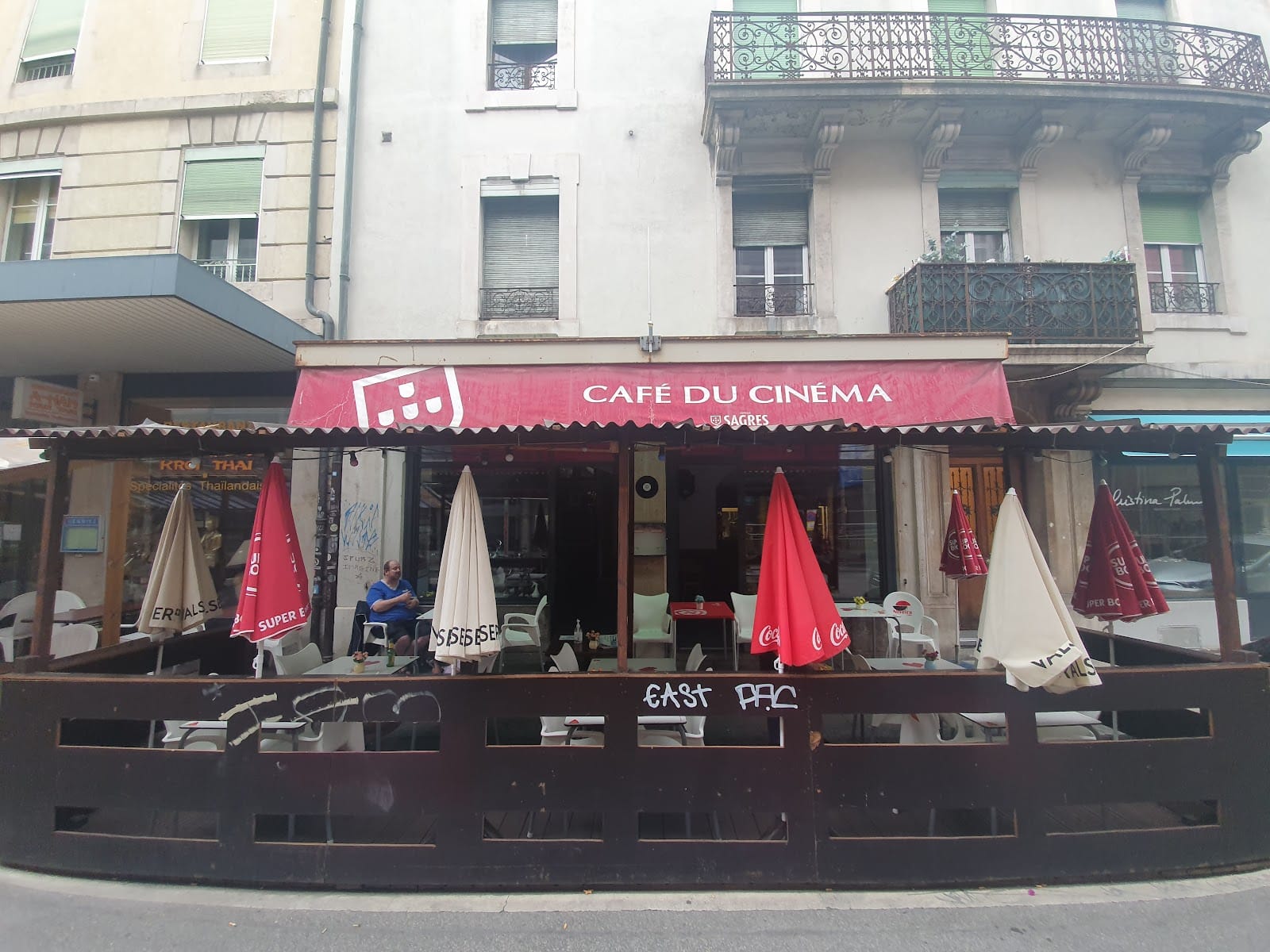 Cafe Du Cinema