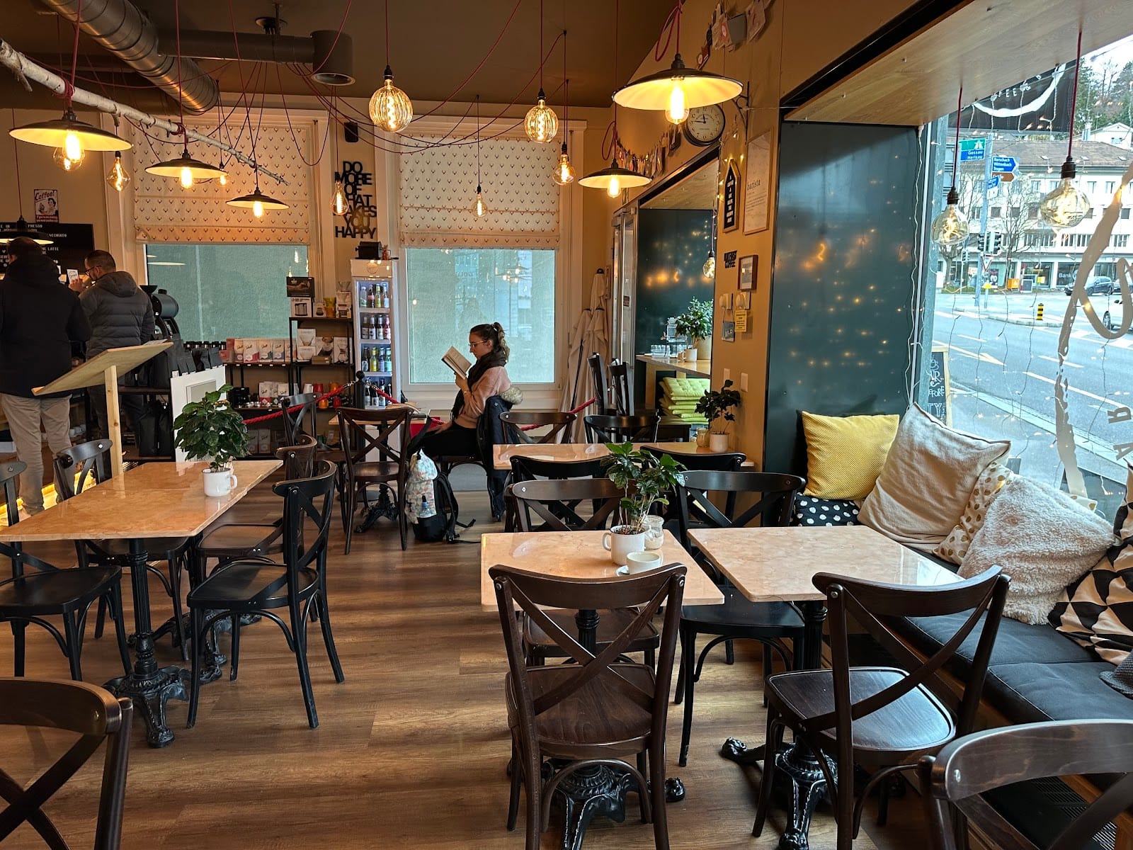 Barista - Specialty Coffee & Bar