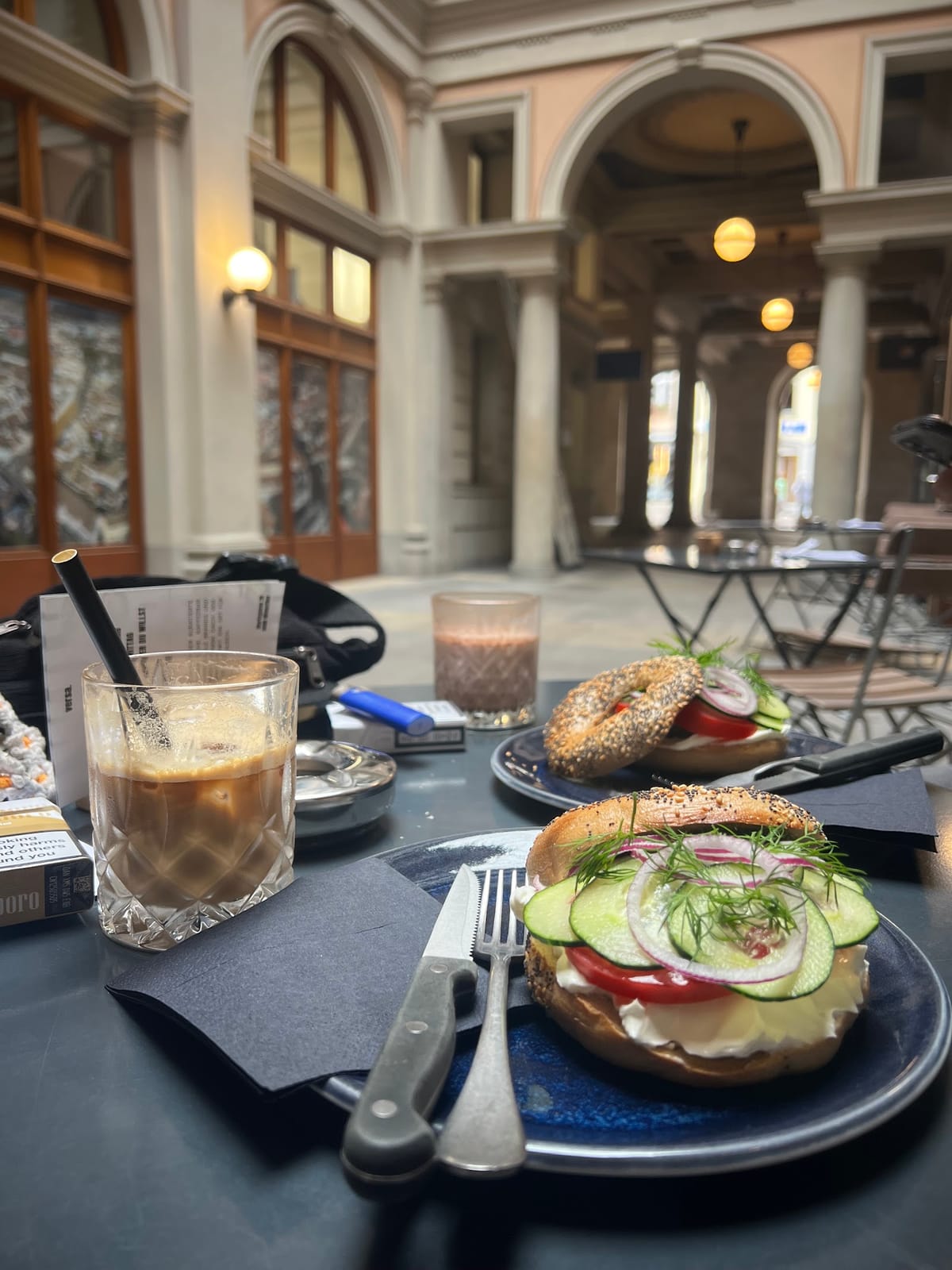 versa. coffee & vintage store