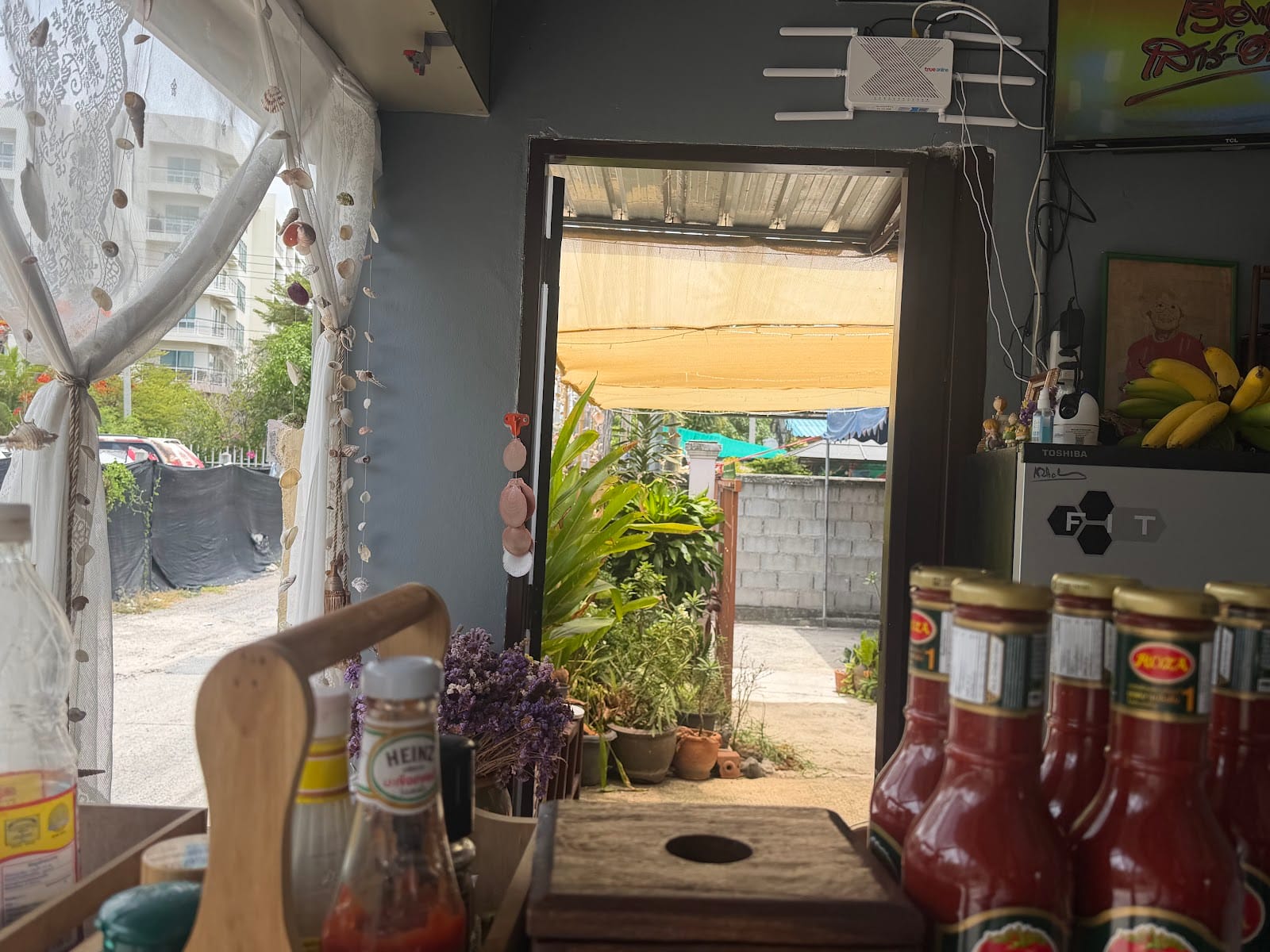 I-ya 96 restaurant & cafe