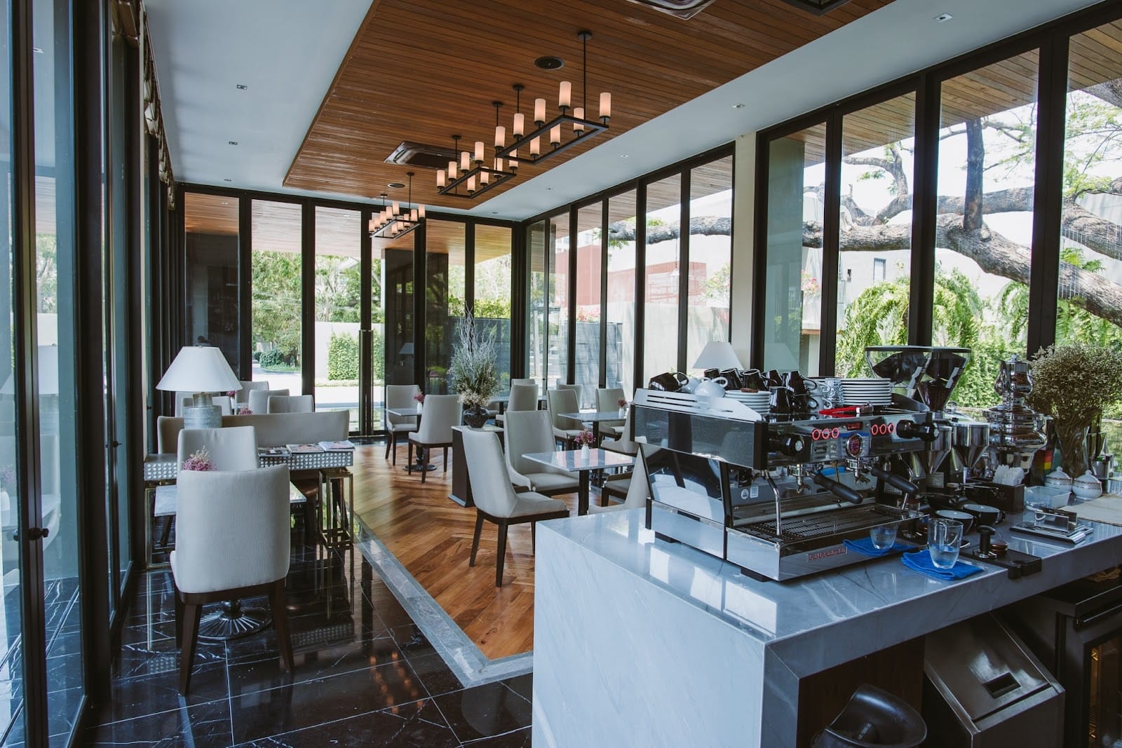 La Vie - Luxury Coffee & Tea Lounge