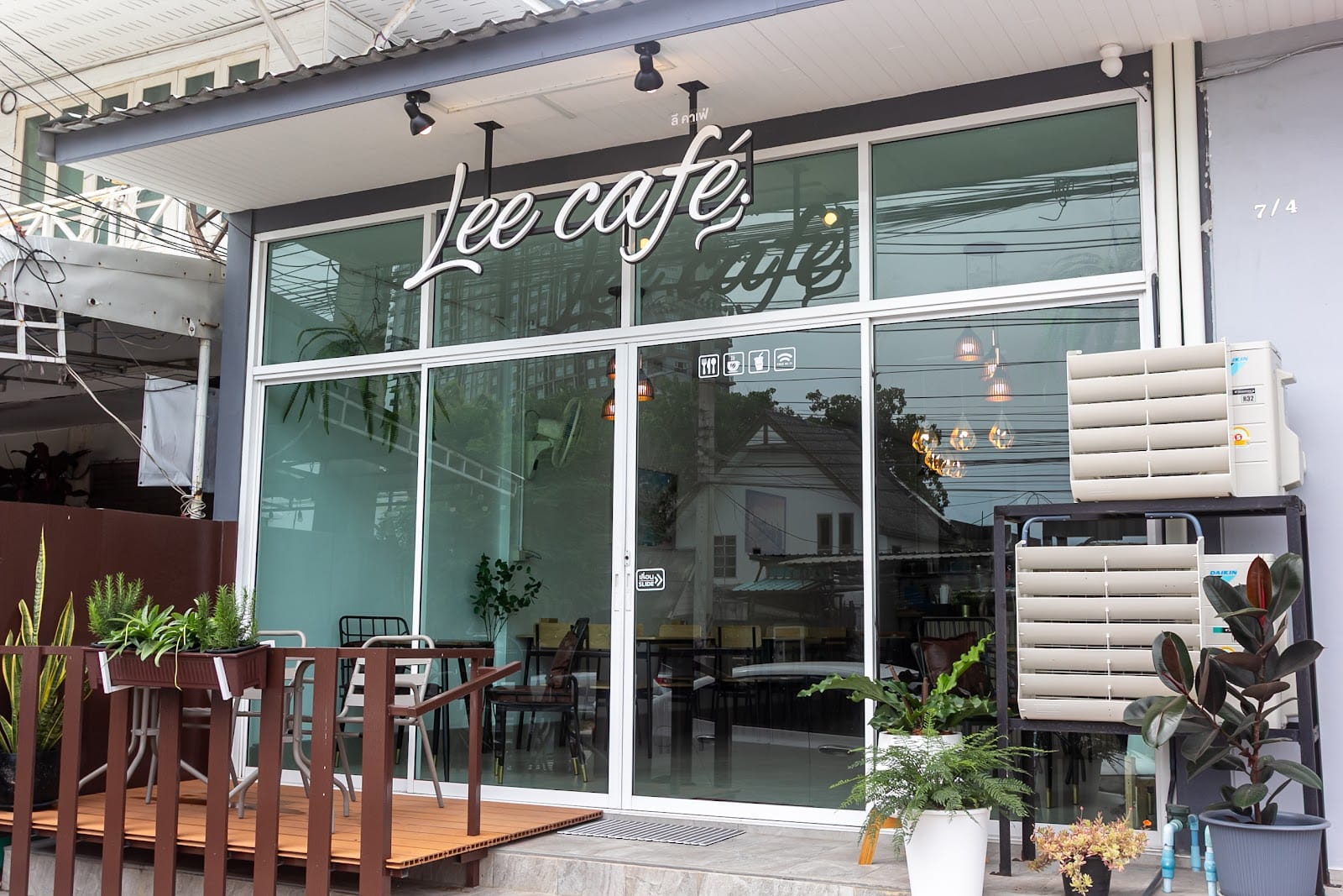Lee cafe Huahin