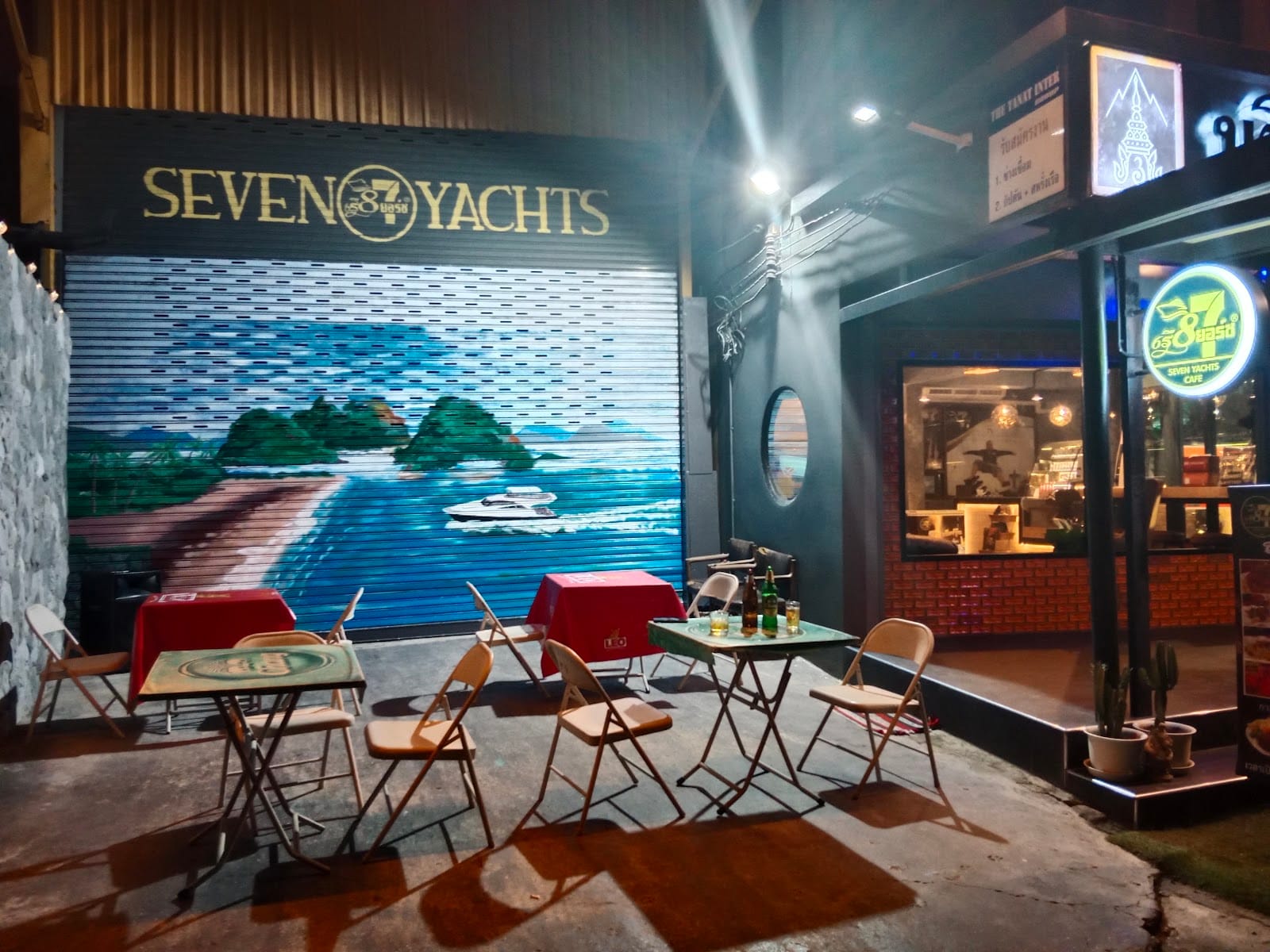 SEVEN YACHTS CAFE