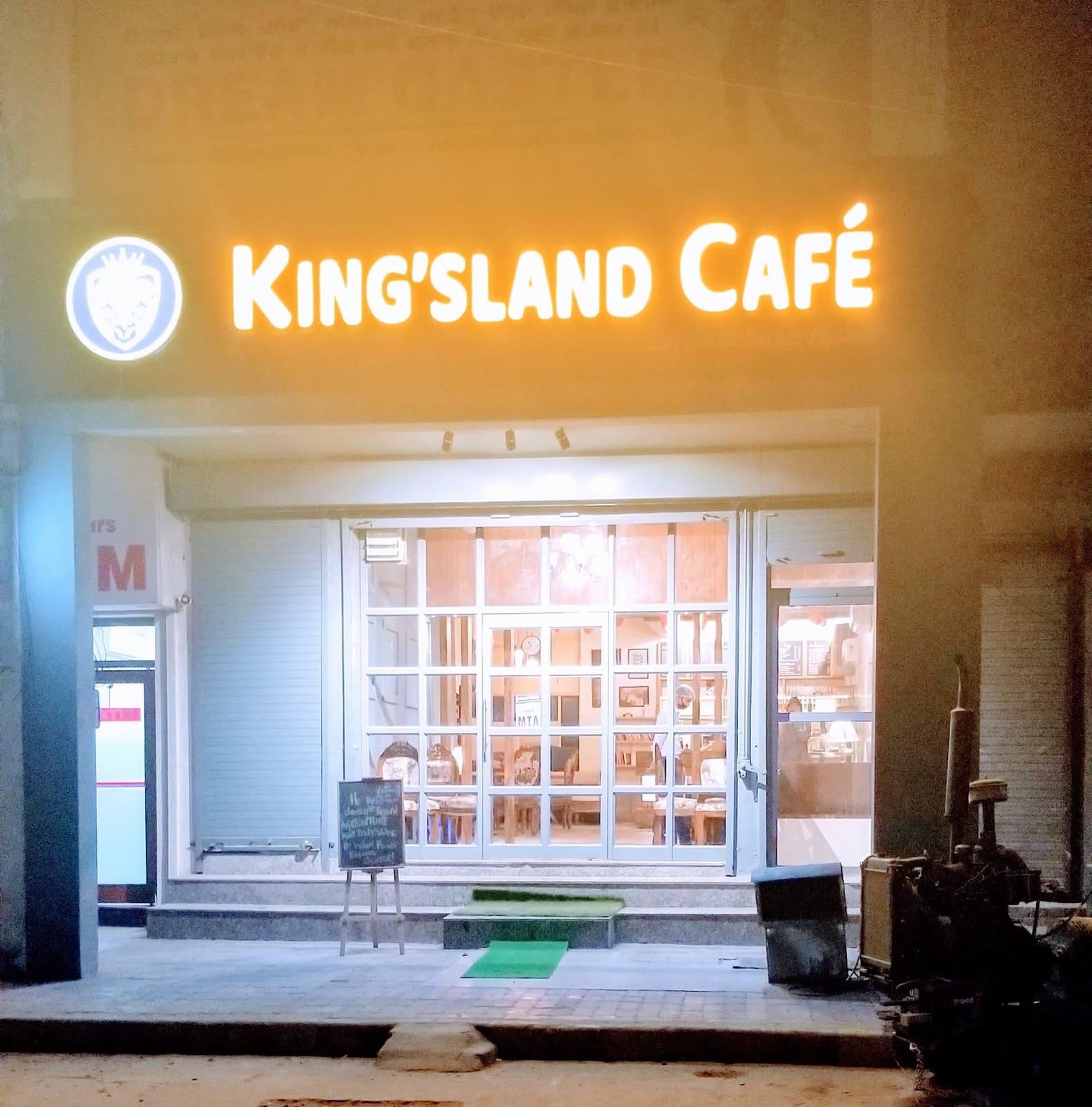 KING’SLAND CAFE