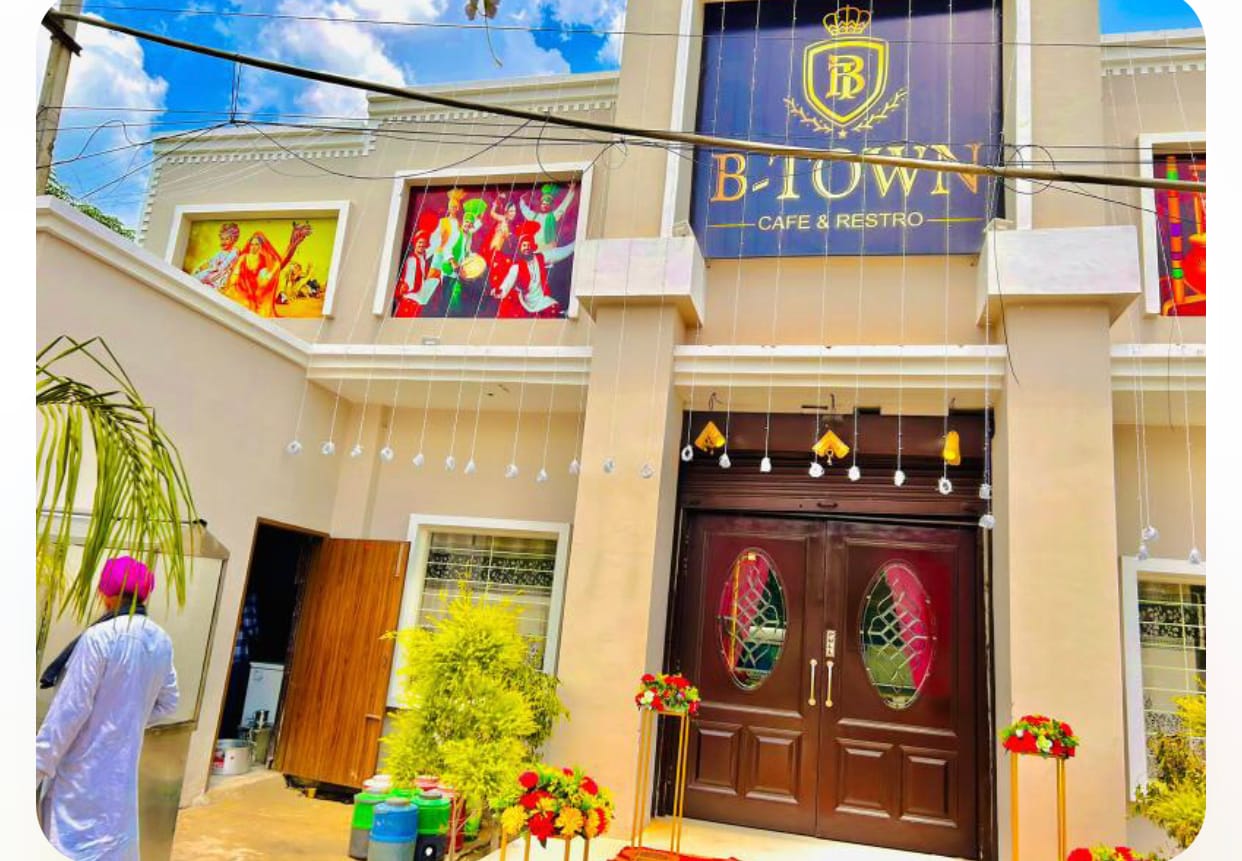 B town café & Restro