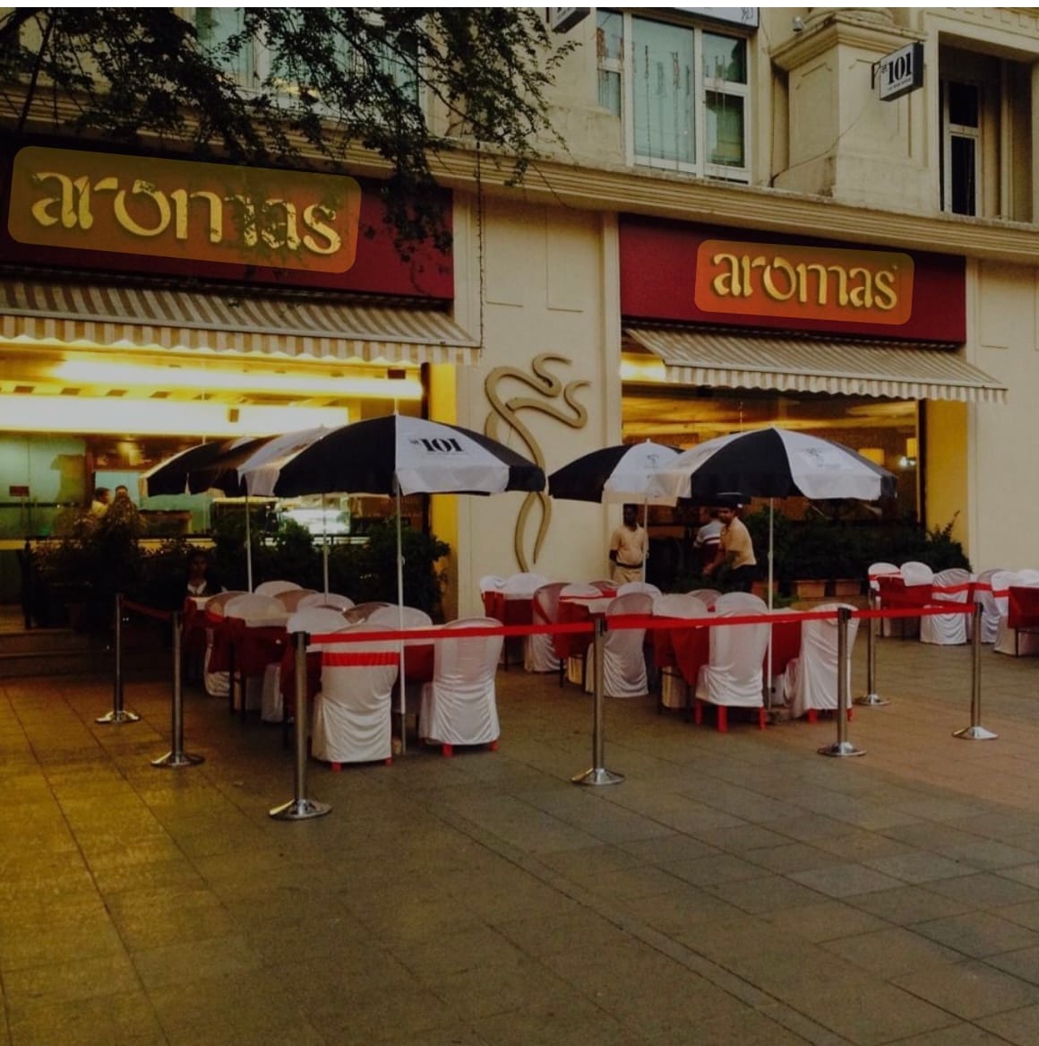 Aromas Café & Bistro