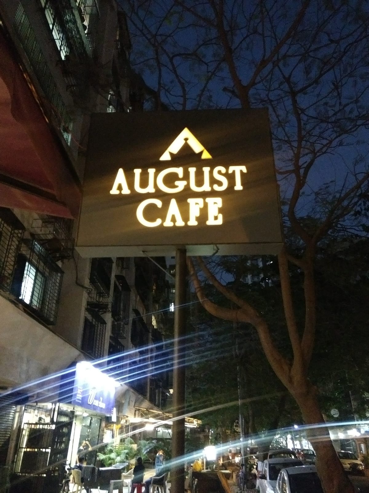 August Cafe