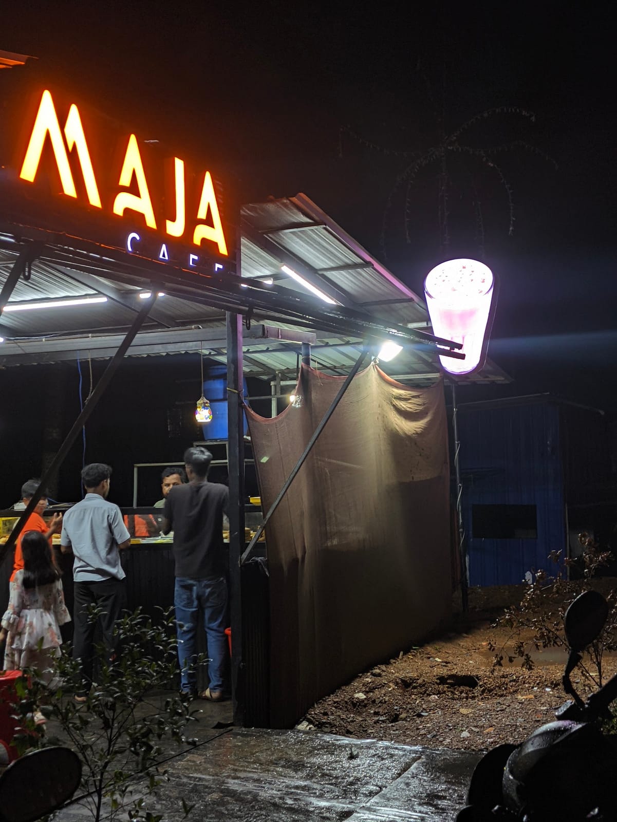 Maja cafe
