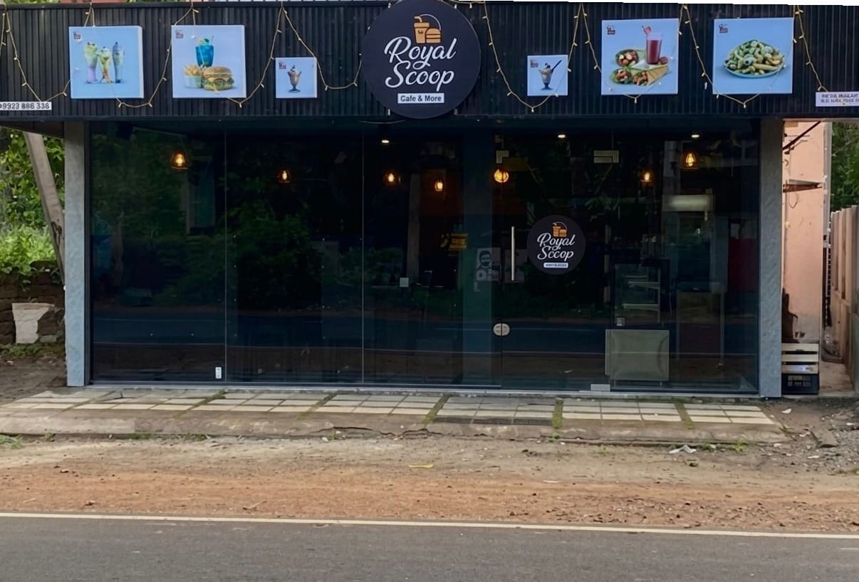 Royal Scoop Cafe