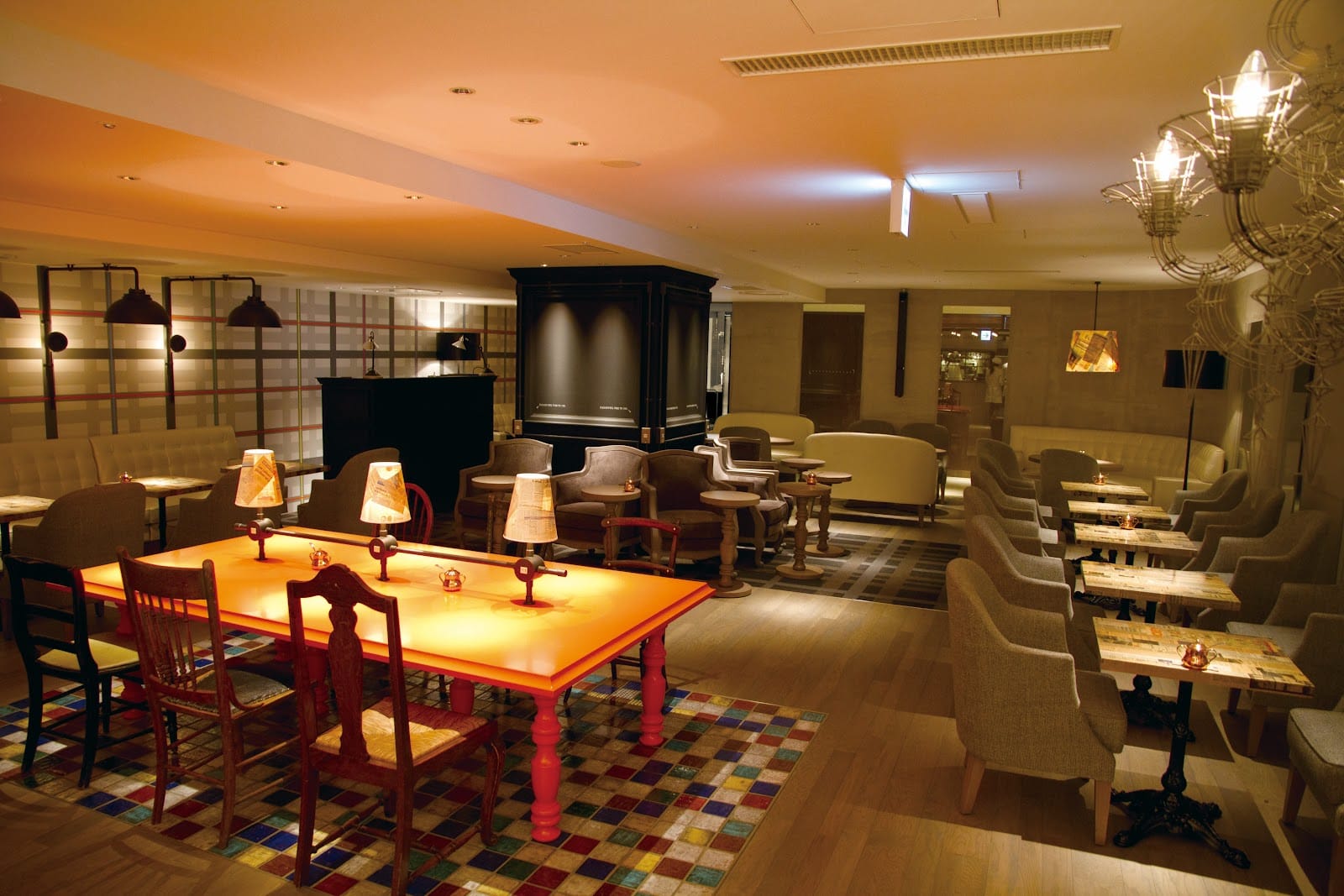 TABLES CAFE(タブレスカフェ)
