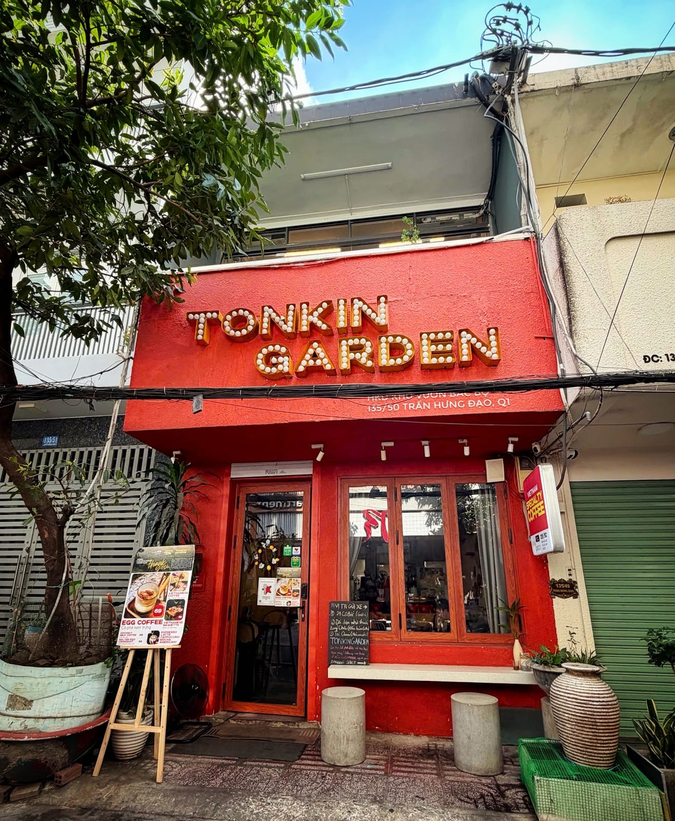 Tonkin Garden Egg Coffee & Eatery [Cafe & Croissant]