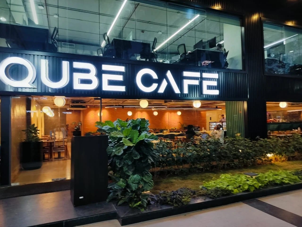 QUBE CAFE