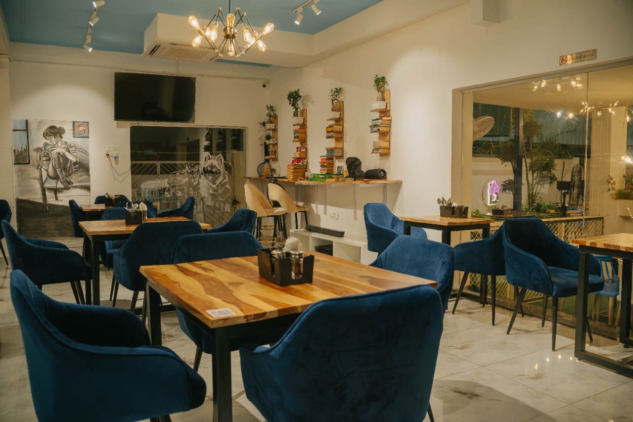 Cafe Baatakani
